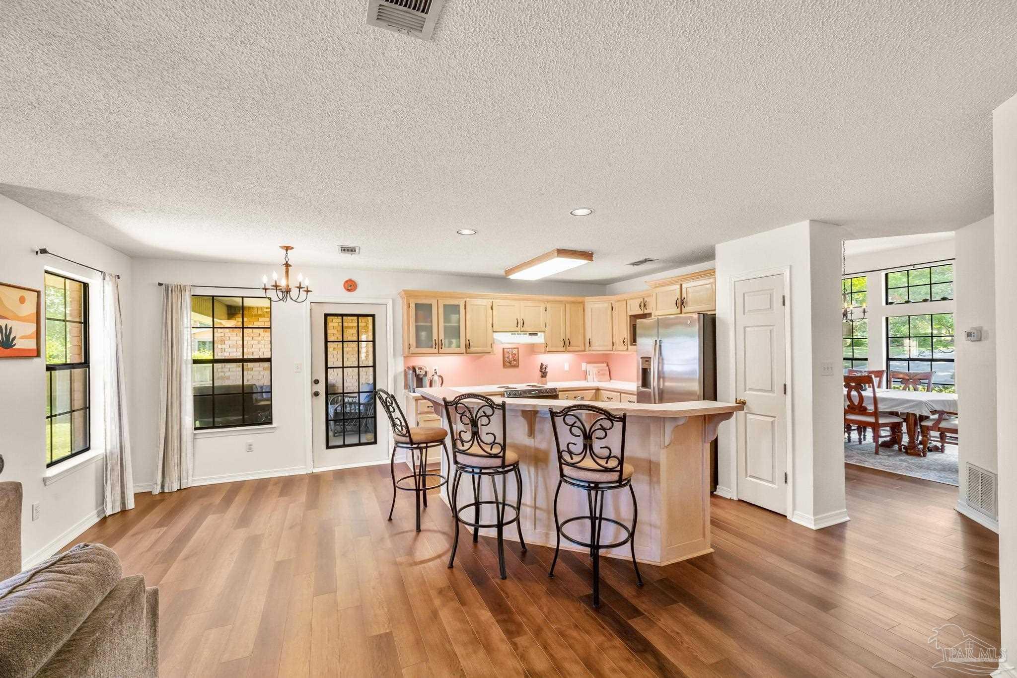 5094 High Pointe Dr