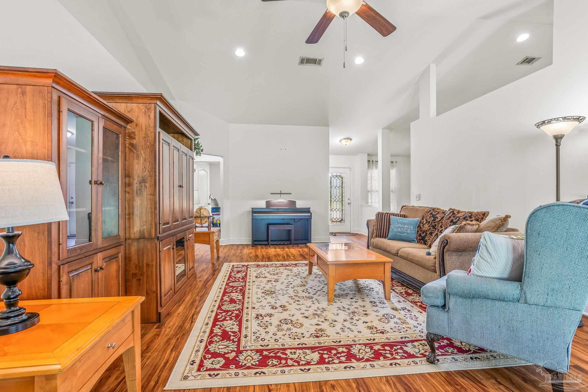 6161 Autumn Pines Cir