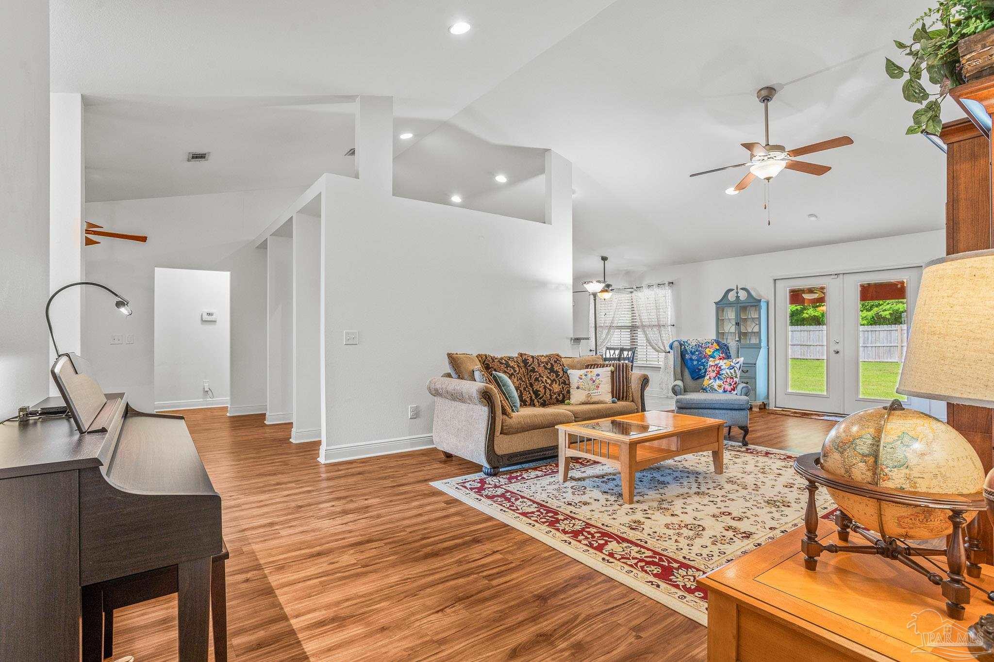 6161 Autumn Pines Cir