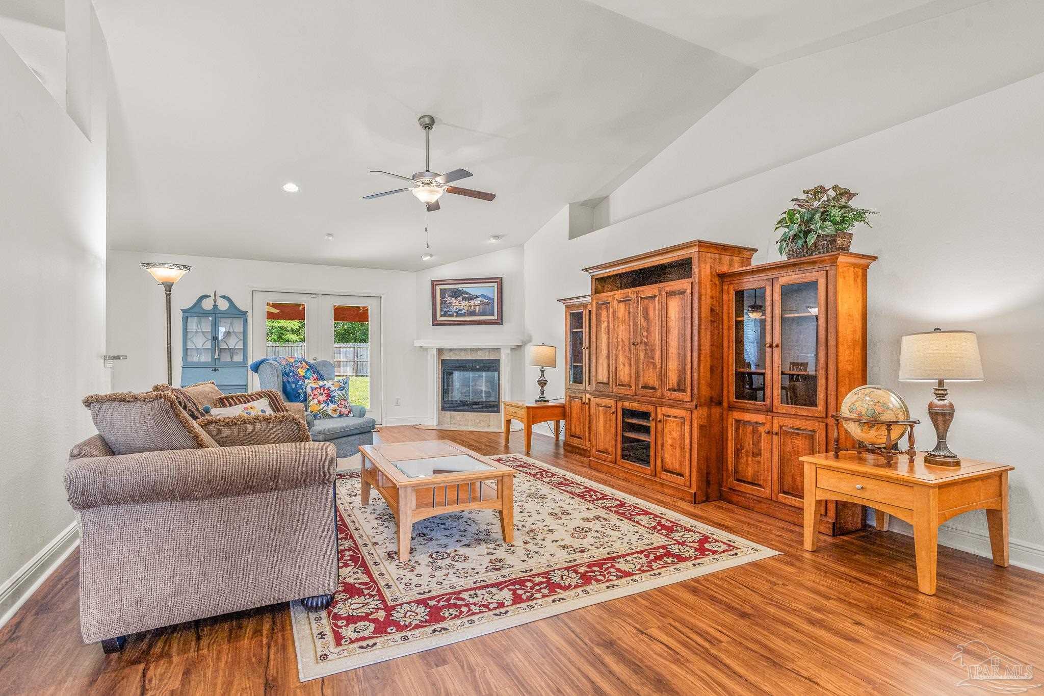 6161 Autumn Pines Cir