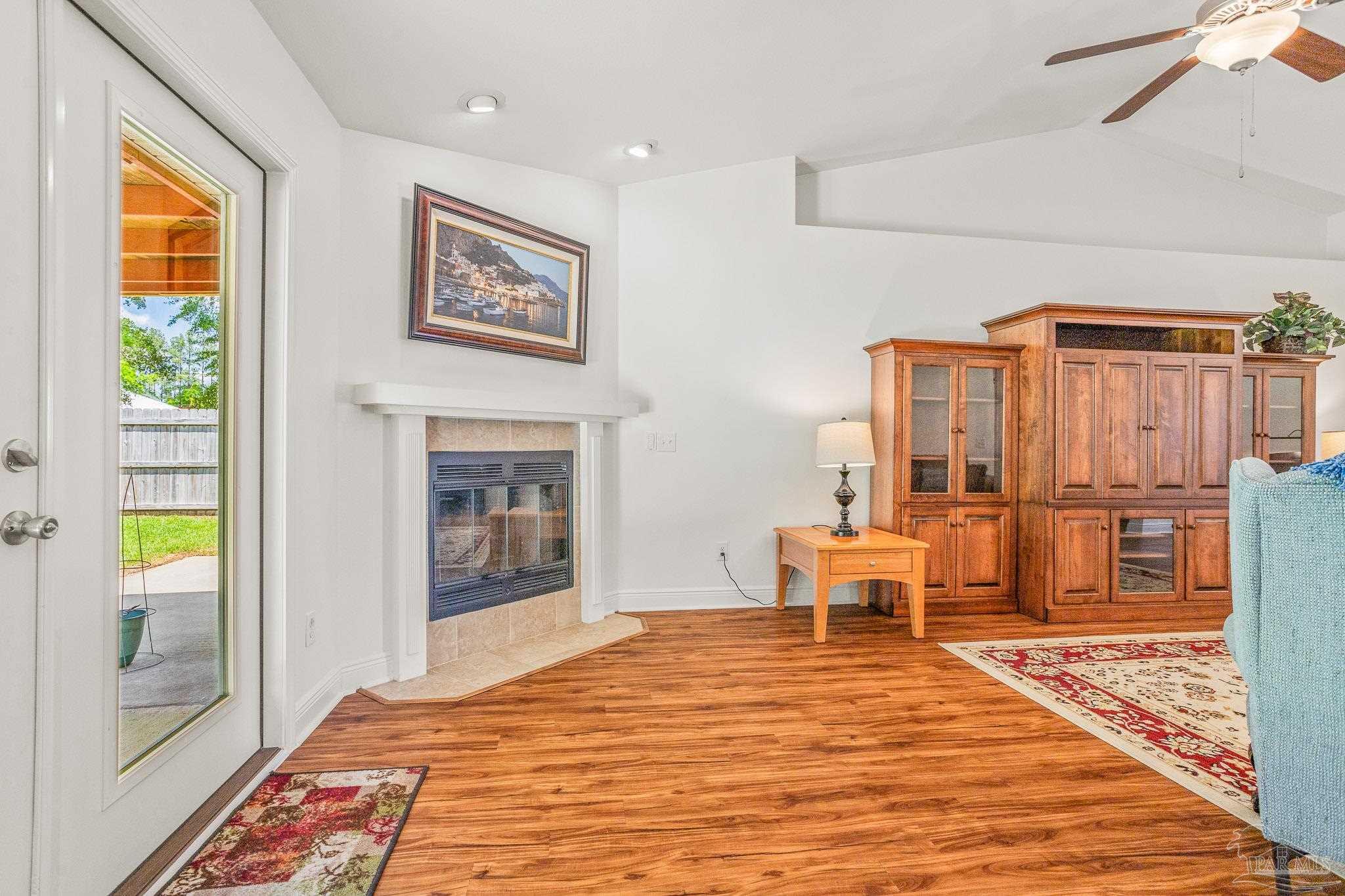 6161 Autumn Pines Cir
