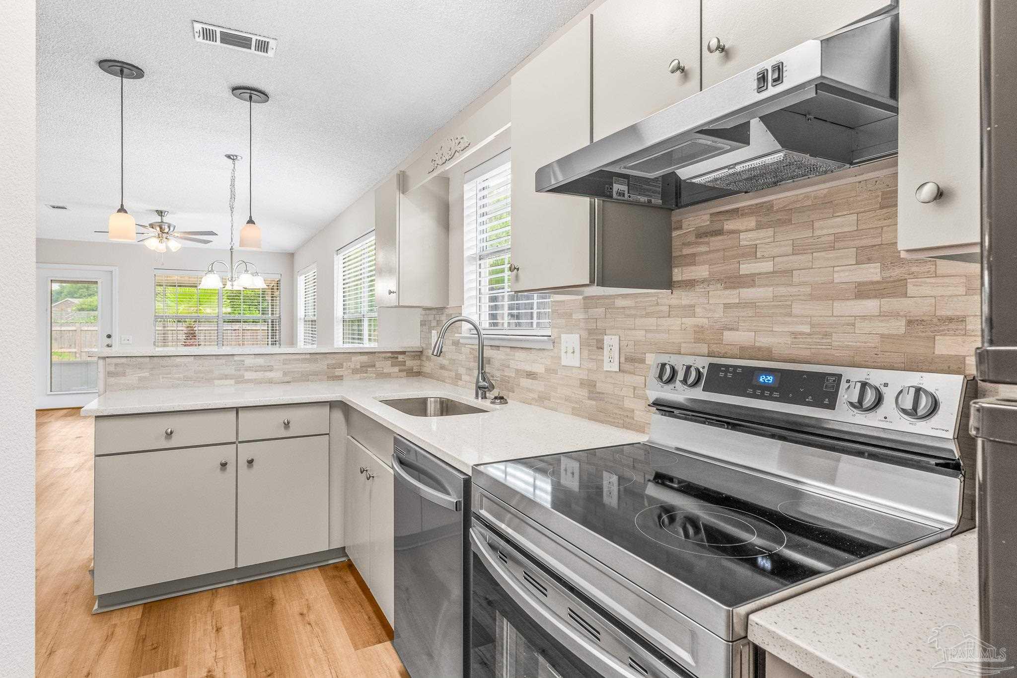 2484 Spyglass Cir