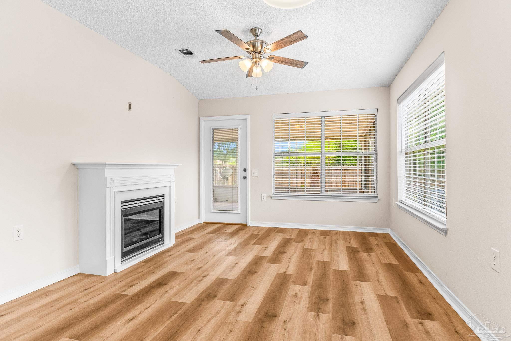 2484 Spyglass Cir