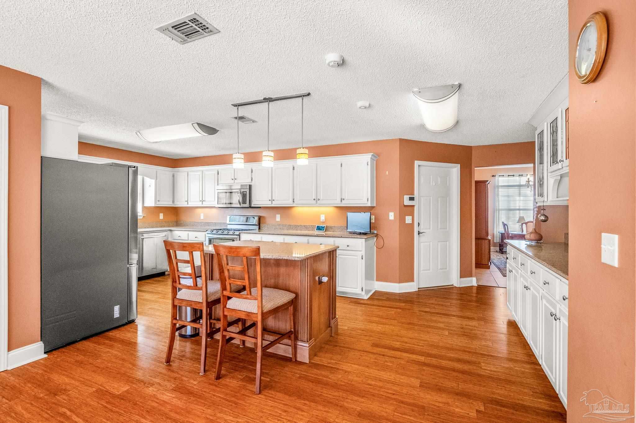 25 Bartlett Cir