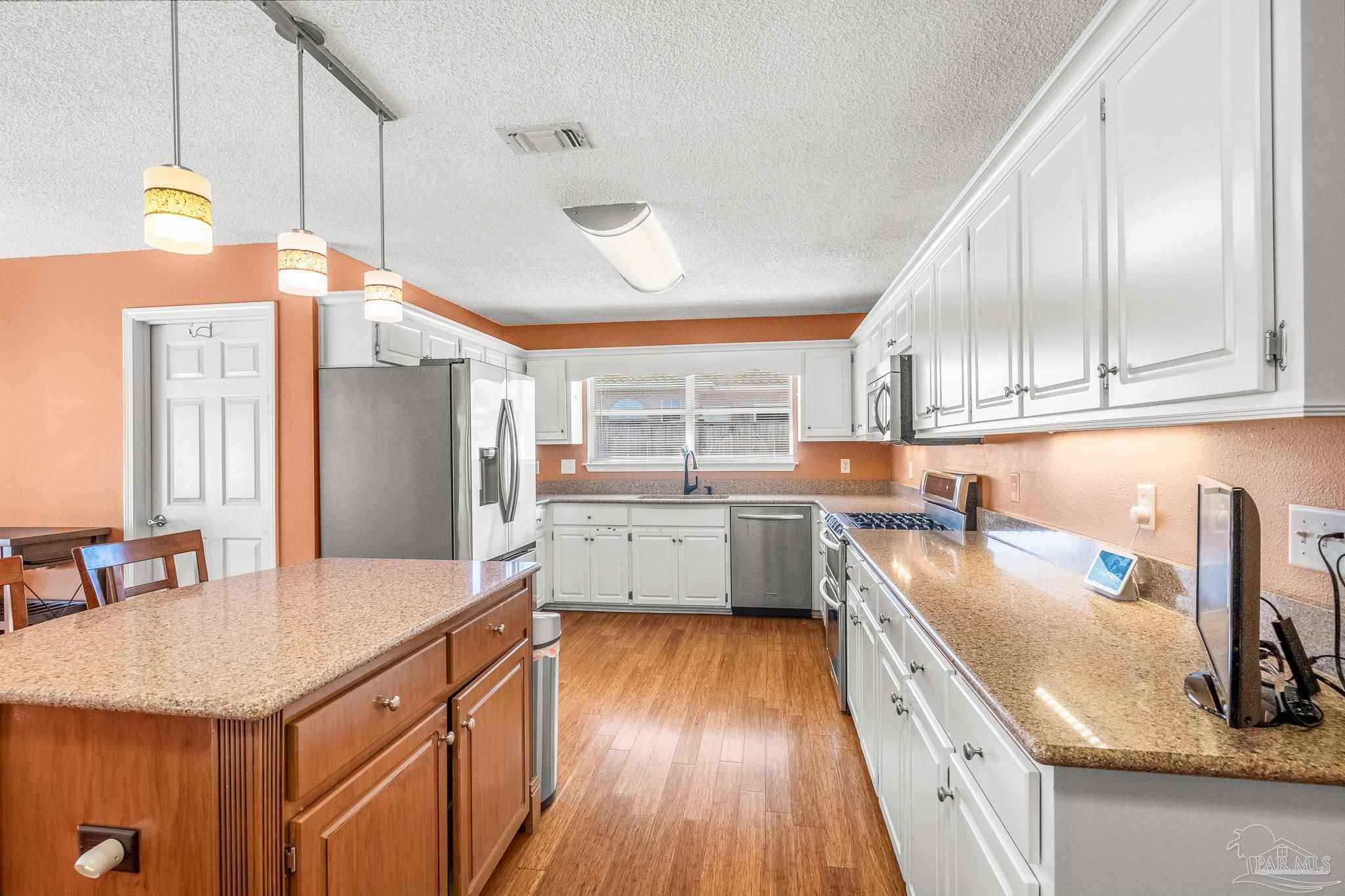 25 Bartlett Cir