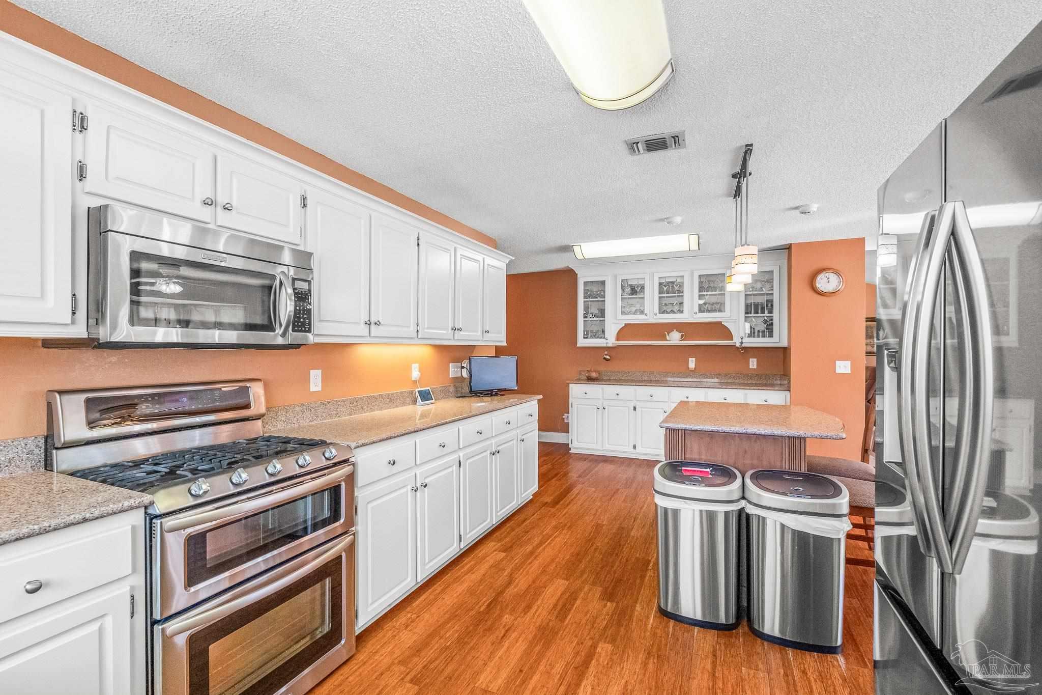 25 Bartlett Cir