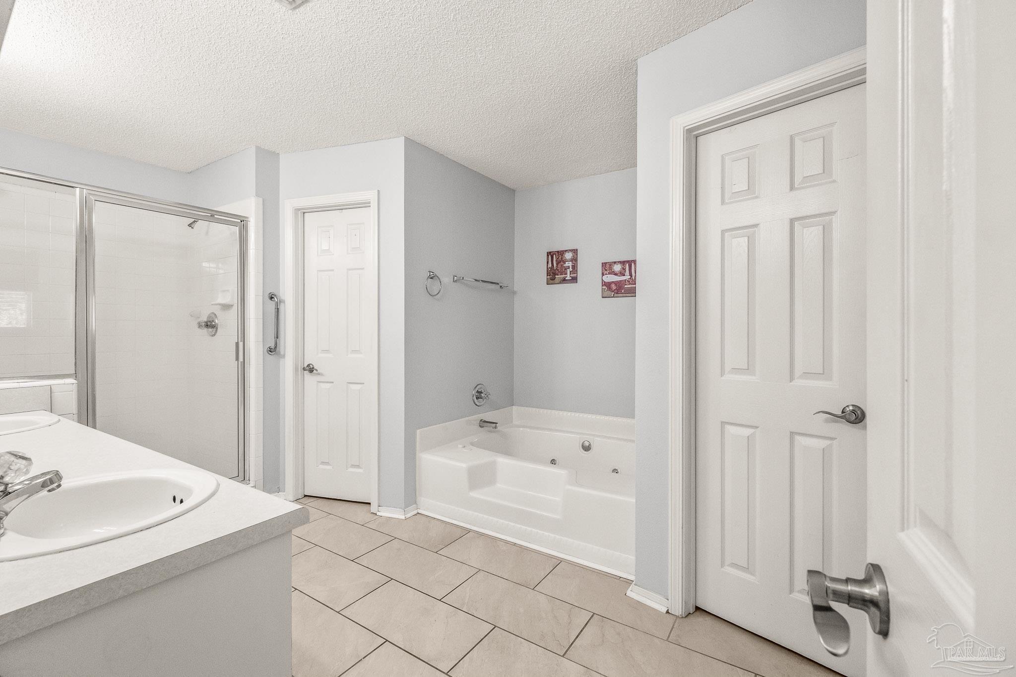 25 Bartlett Cir