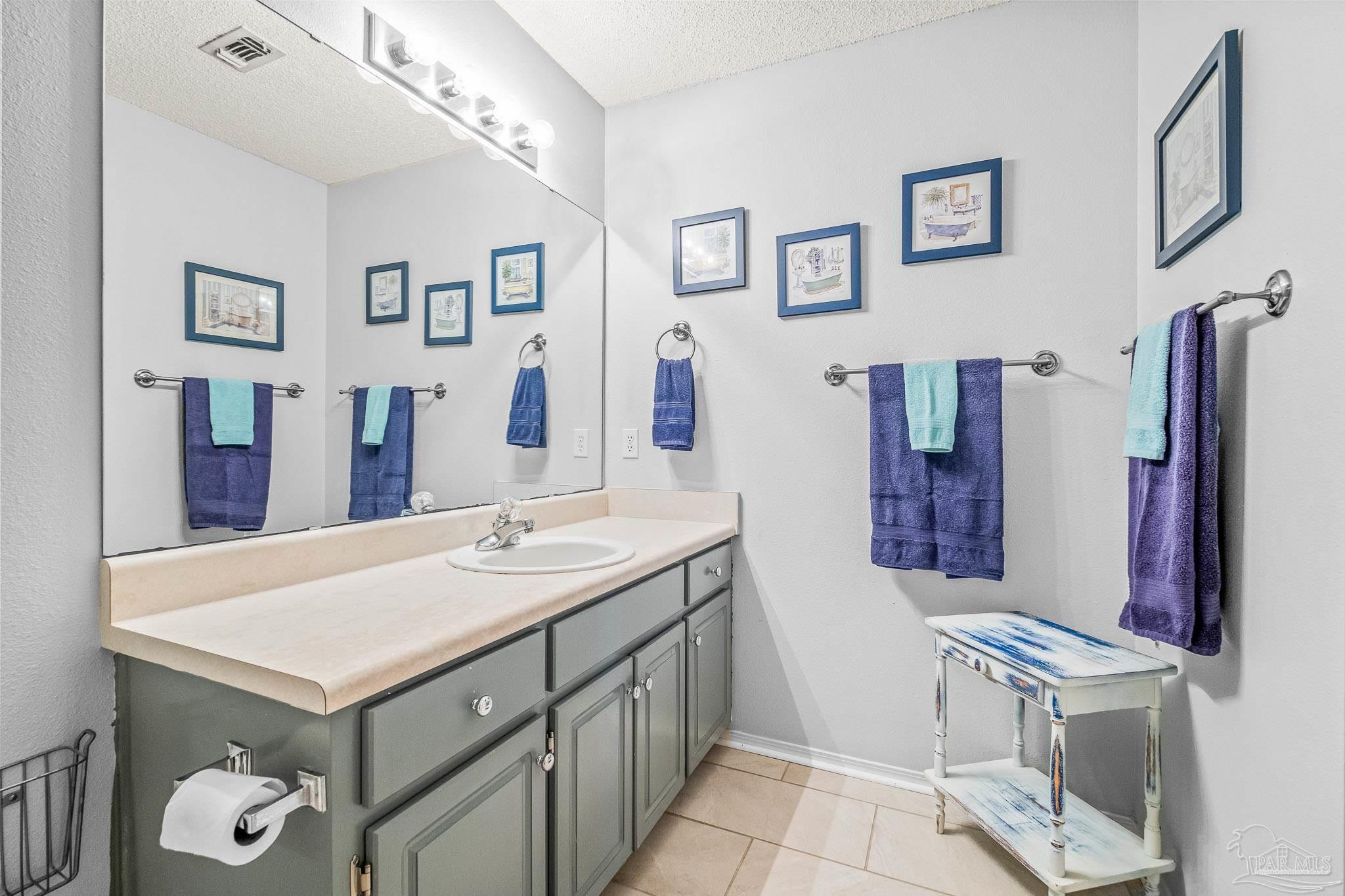 25 Bartlett Cir