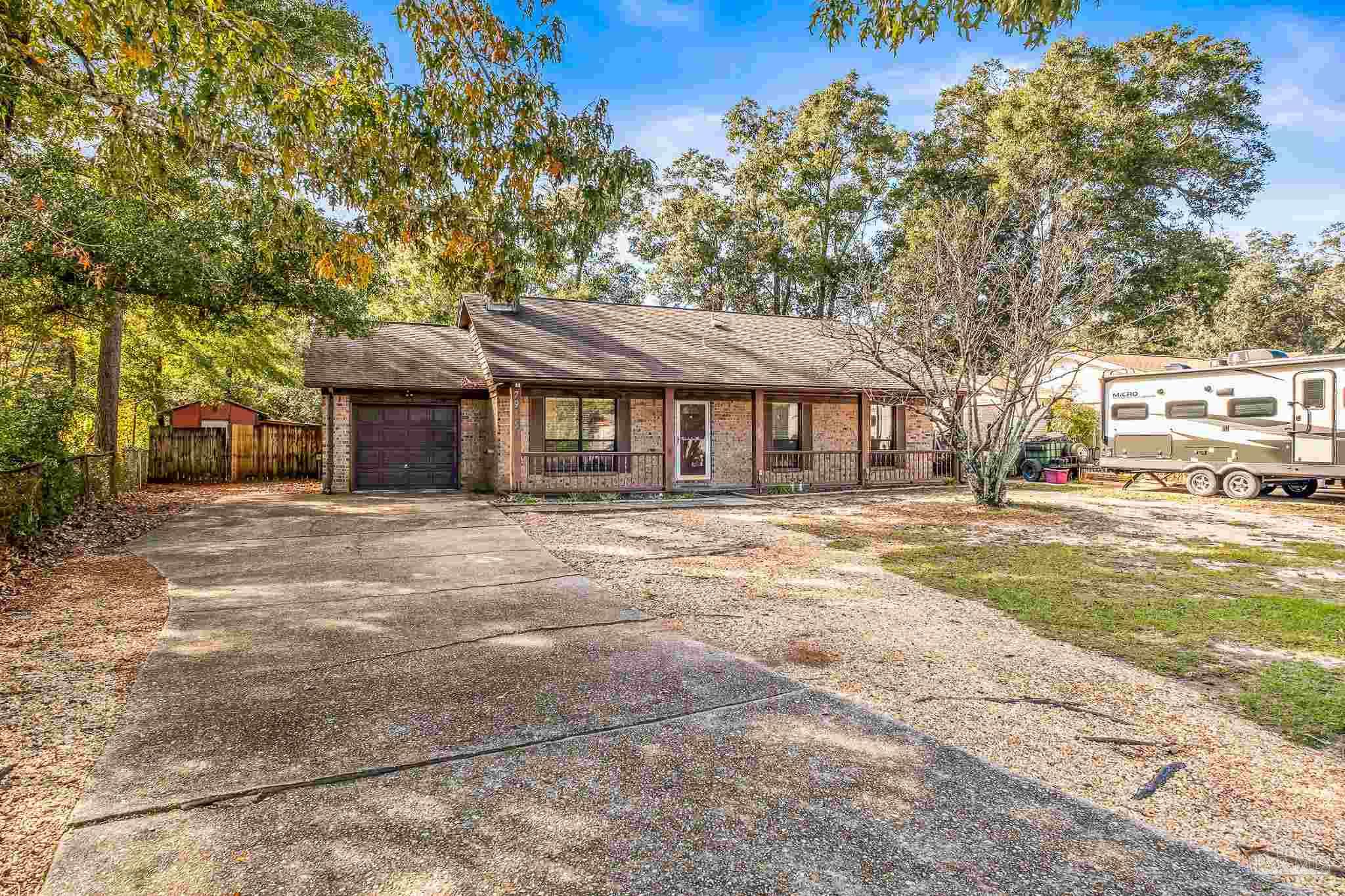 7915 Oak Forest Dr