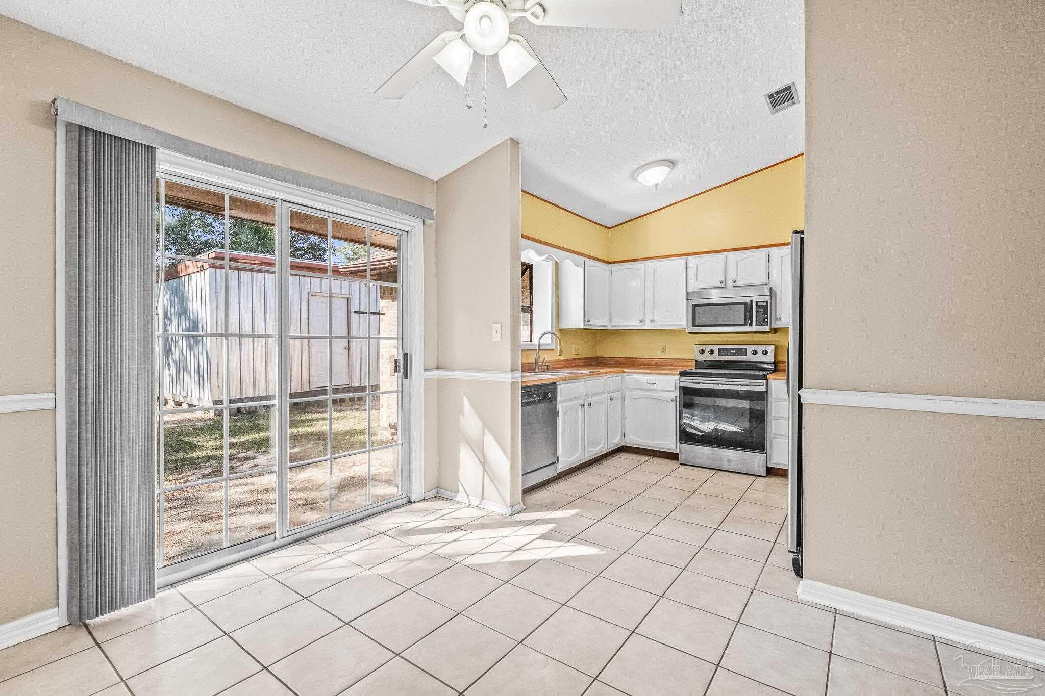 7915 Oak Forest Dr