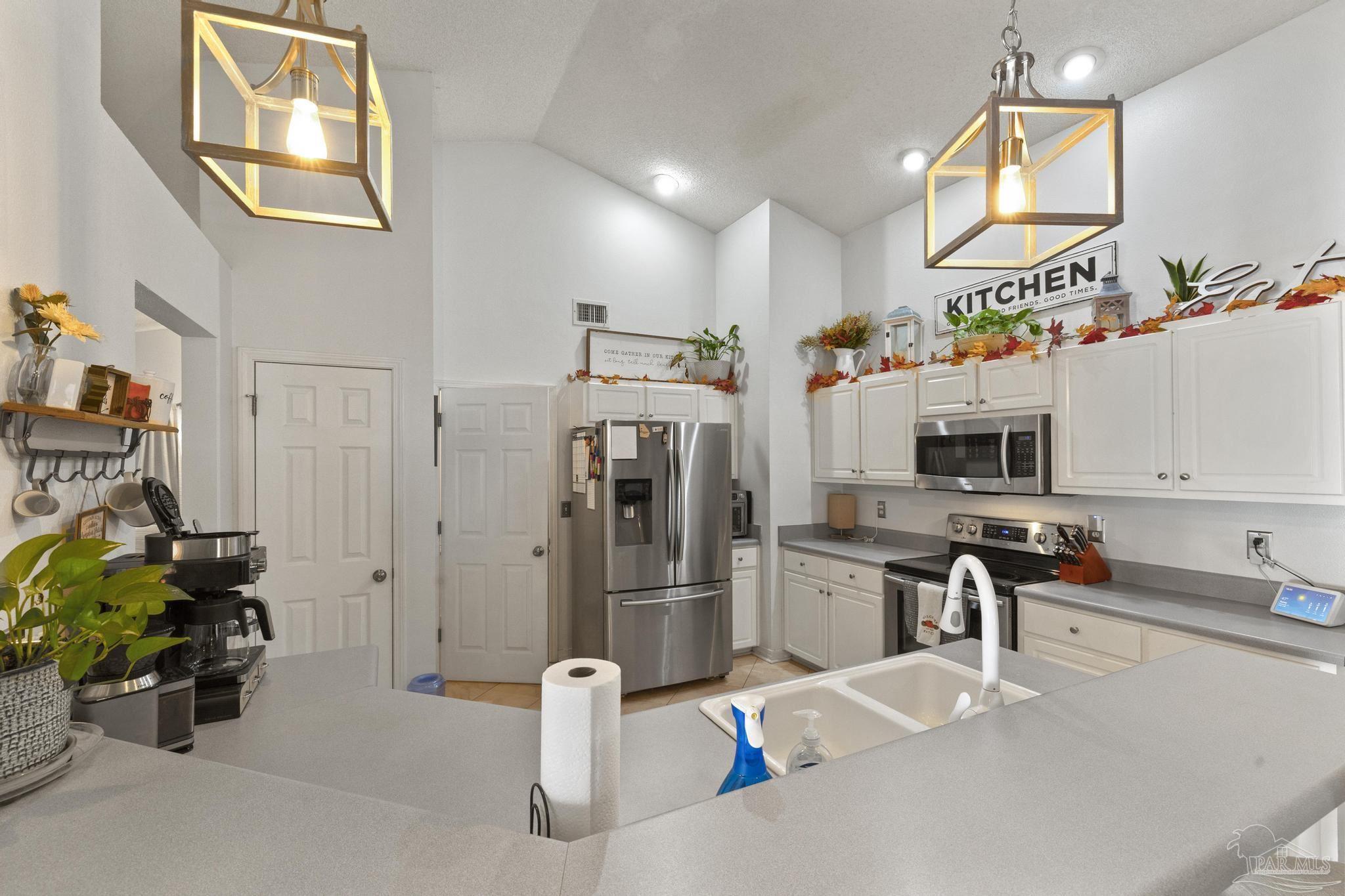 789 Ladner Dr
