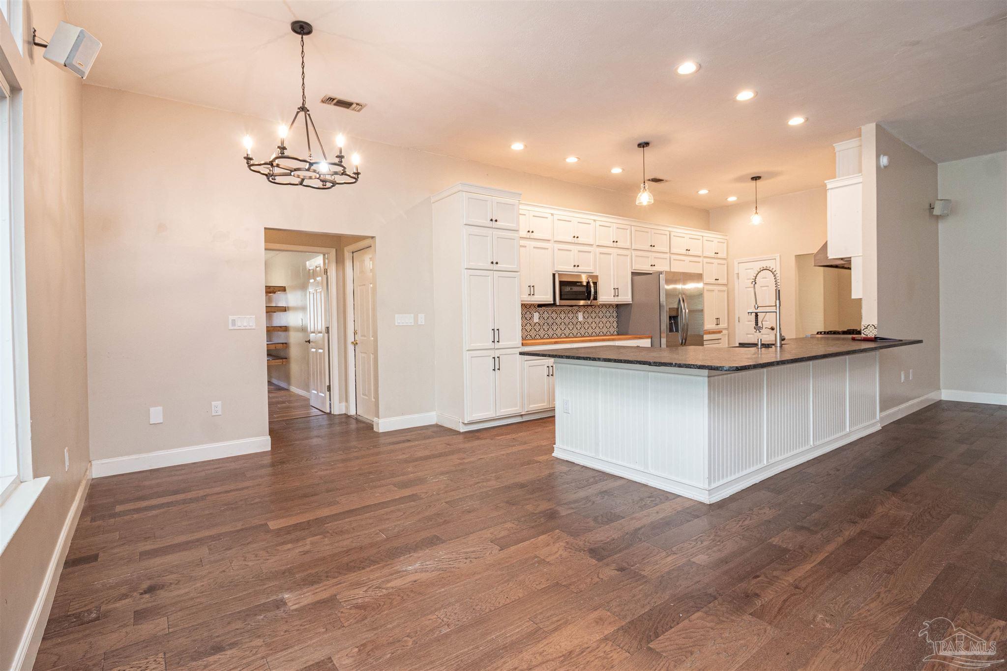 9437 Bone Bluff Dr