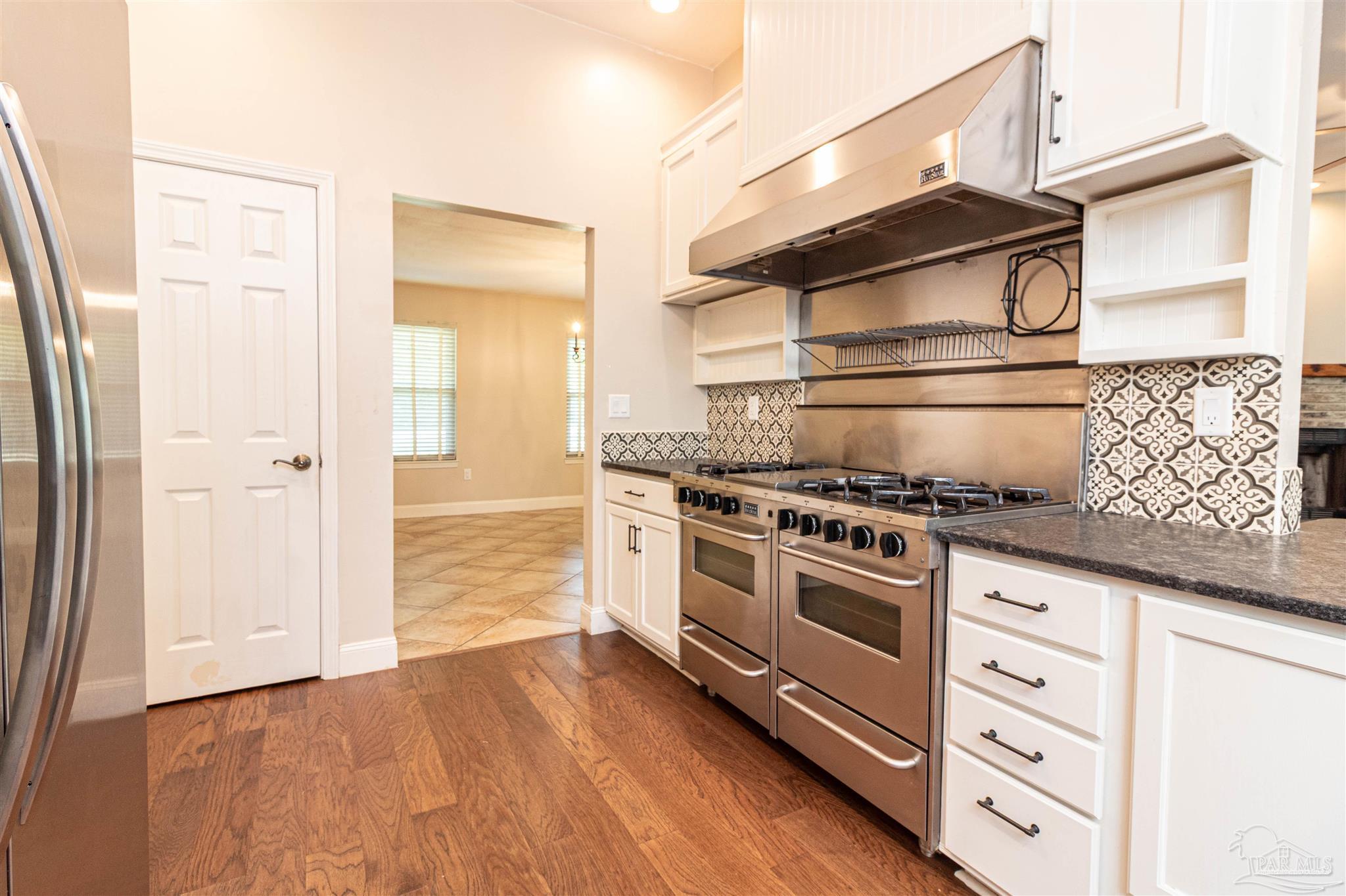 9437 Bone Bluff Dr