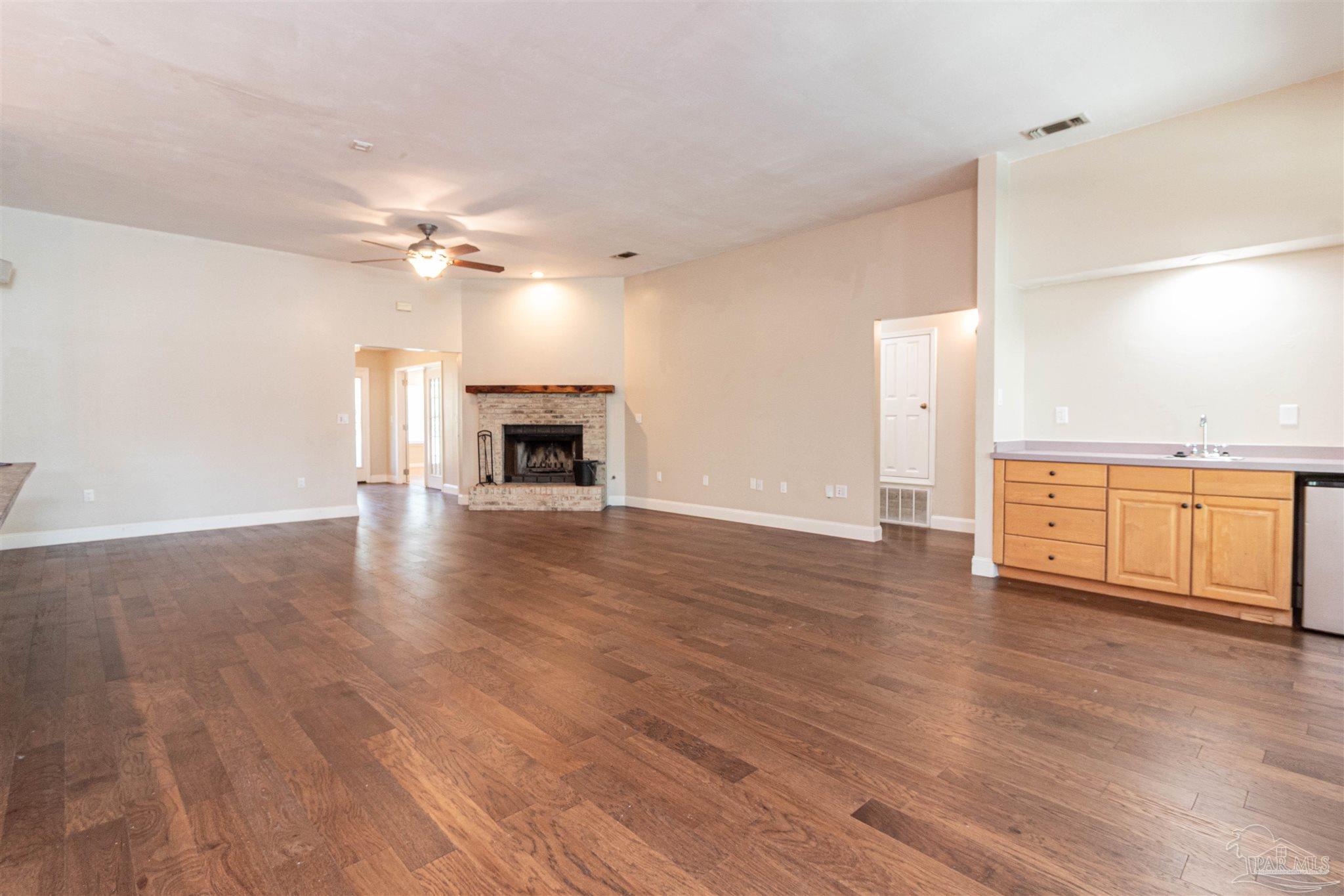 9437 Bone Bluff Dr