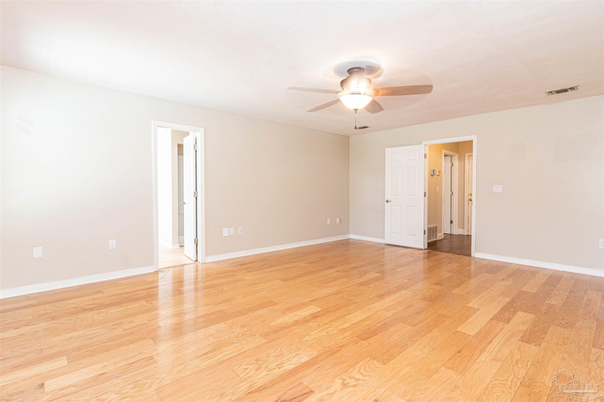 9437 Bone Bluff Dr