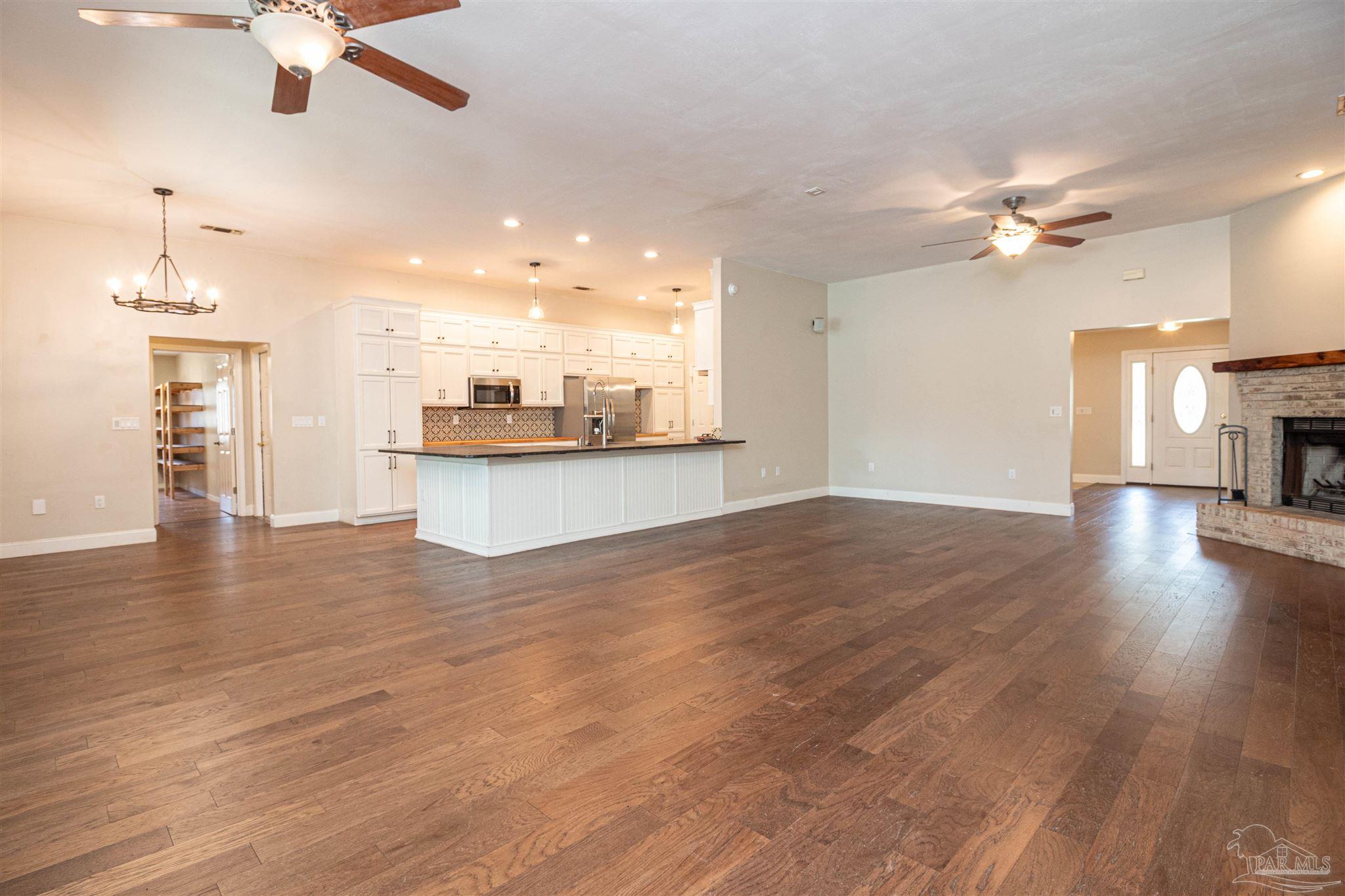 9437 Bone Bluff Dr