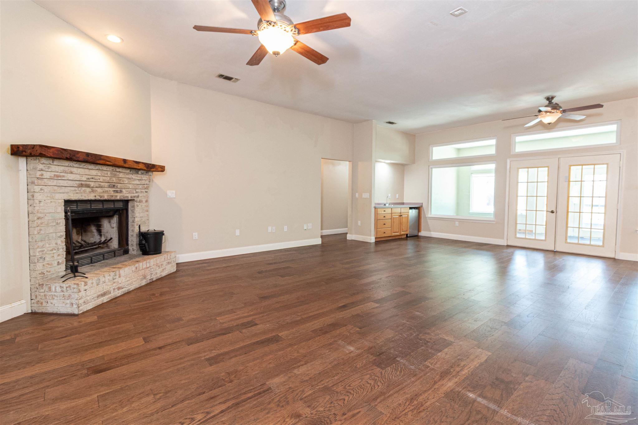 9437 Bone Bluff Dr