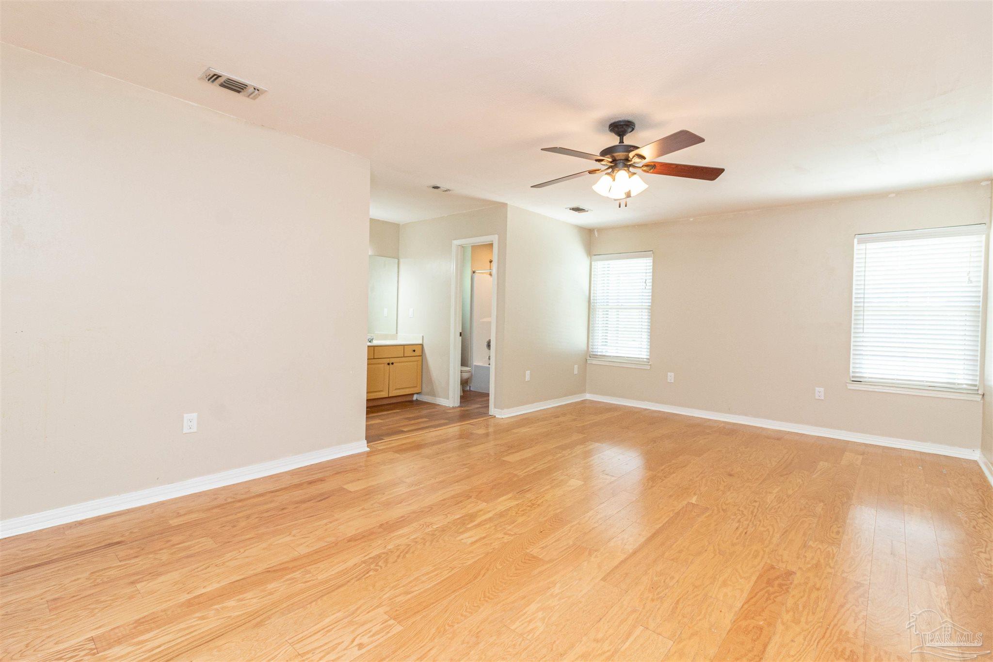 9437 Bone Bluff Dr