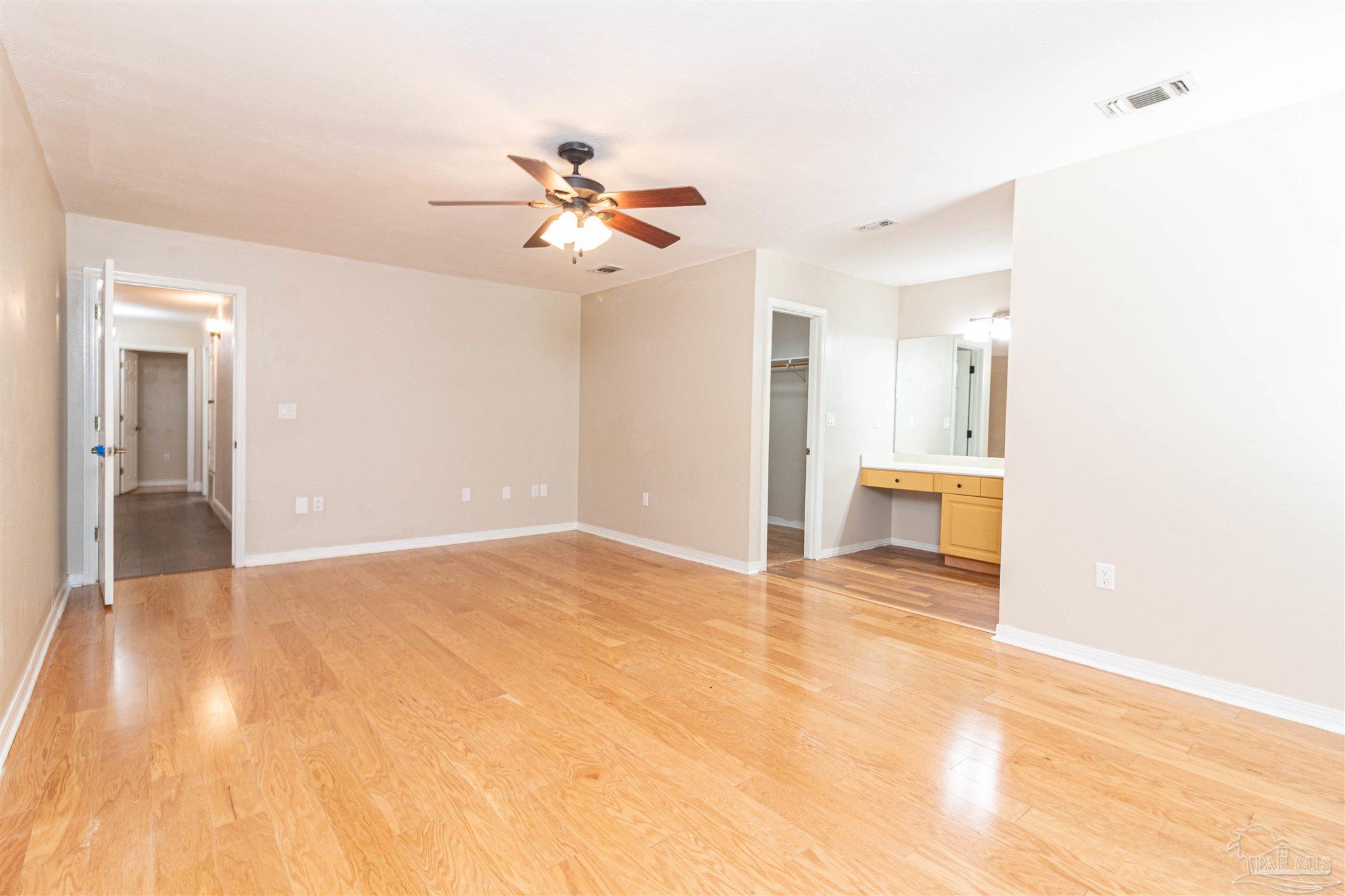 9437 Bone Bluff Dr