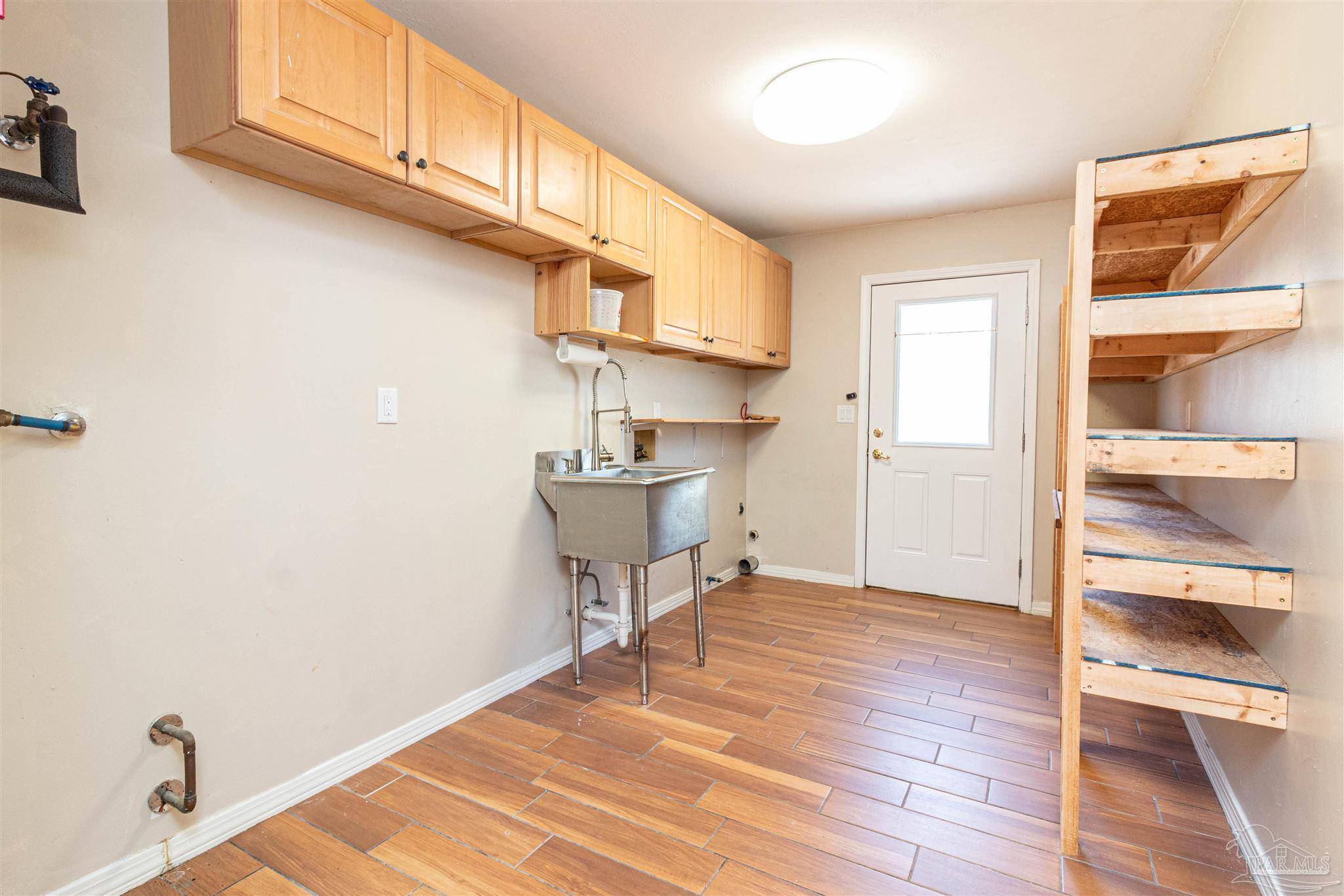 9437 Bone Bluff Dr