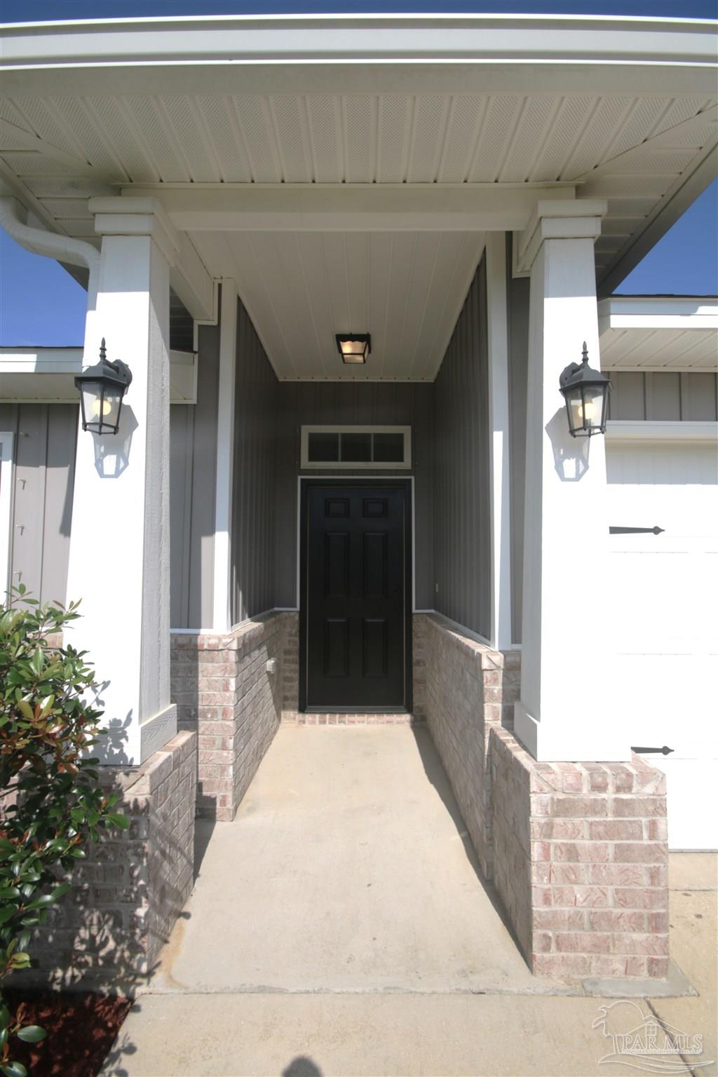 5747 Peach Dr