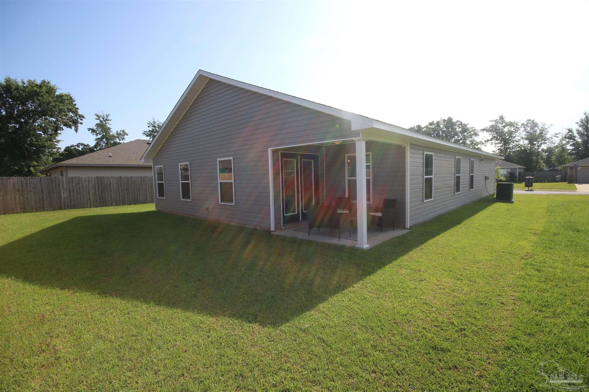 5747 Peach Dr
