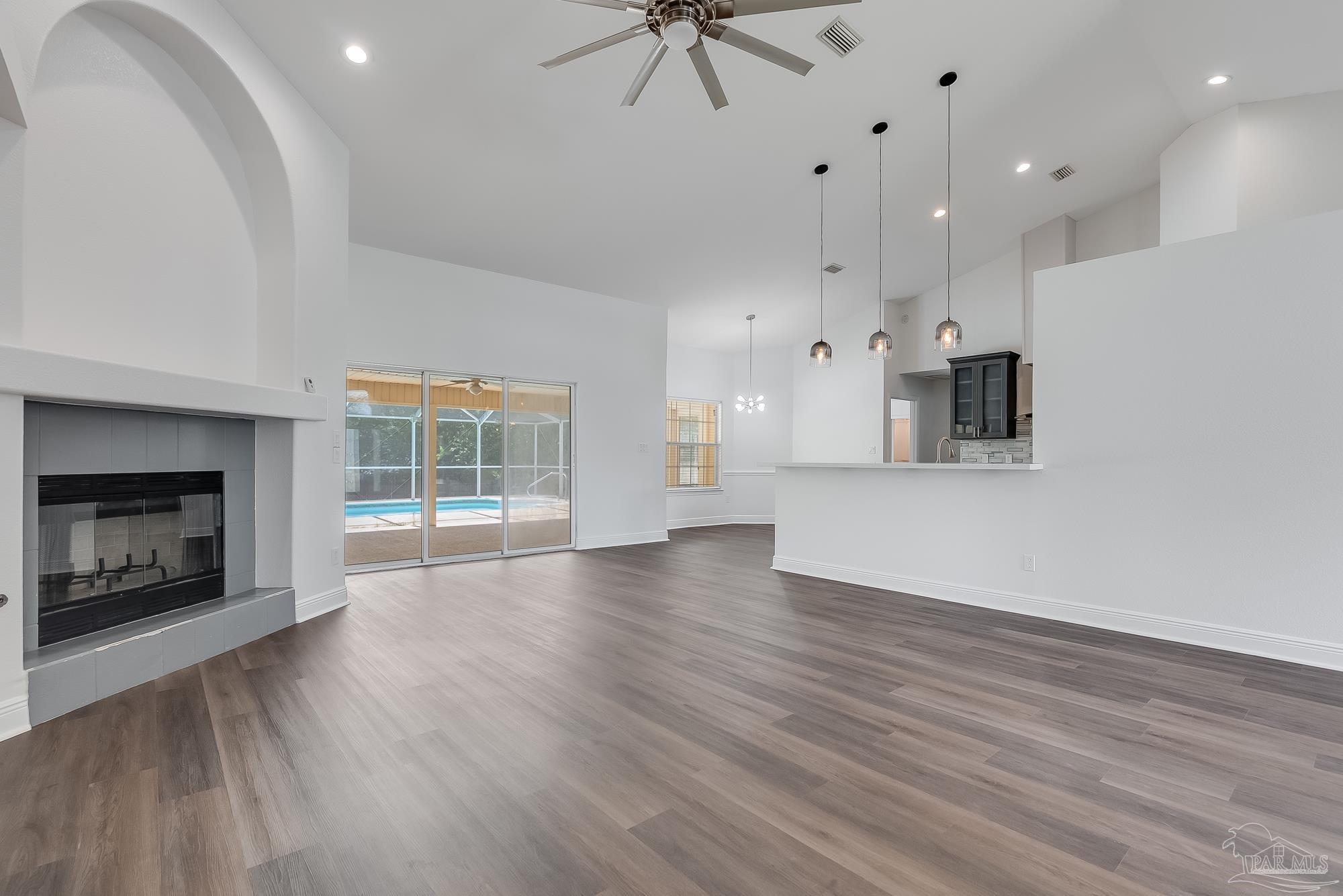4121 Bamboo Dr