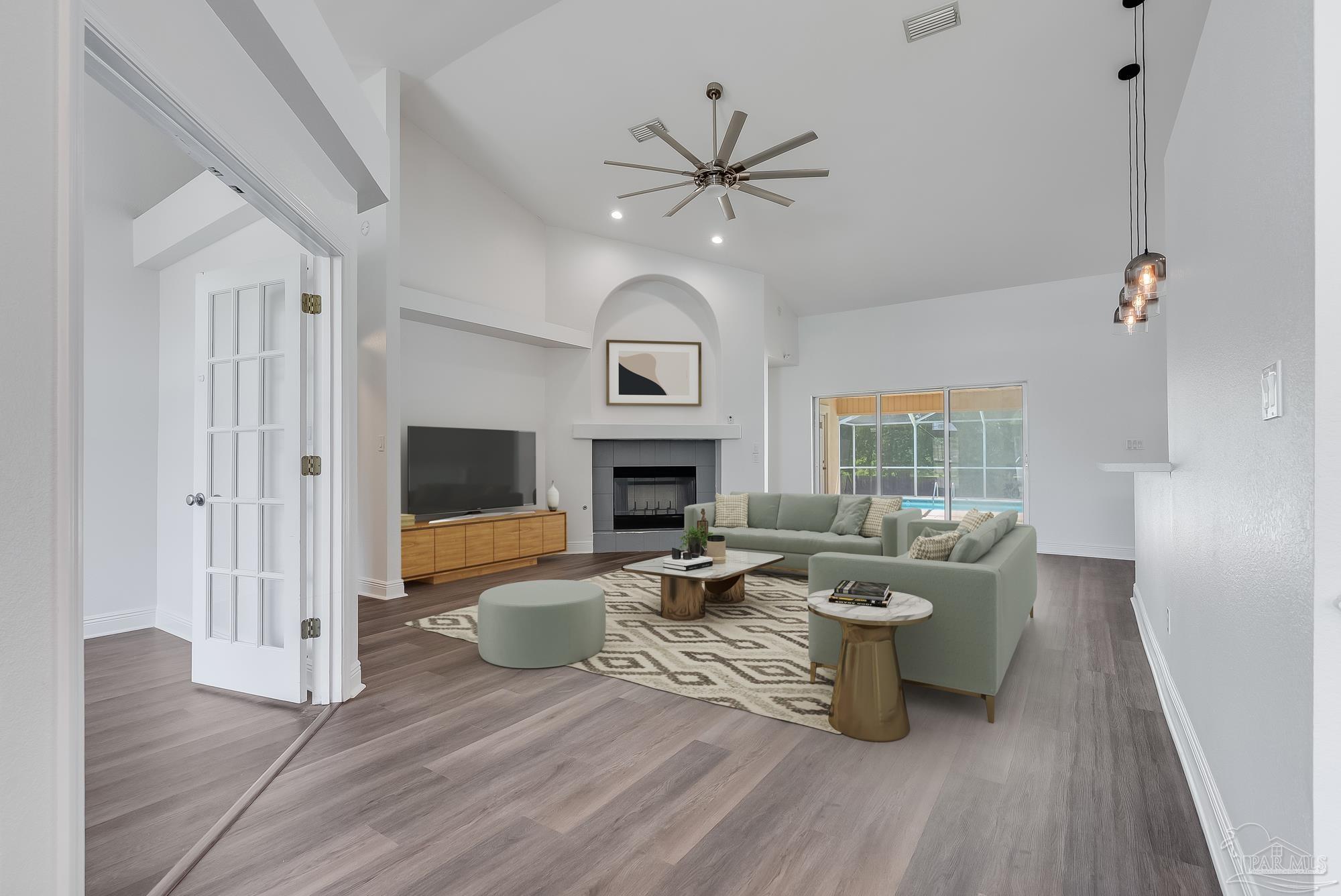 4121 Bamboo Dr