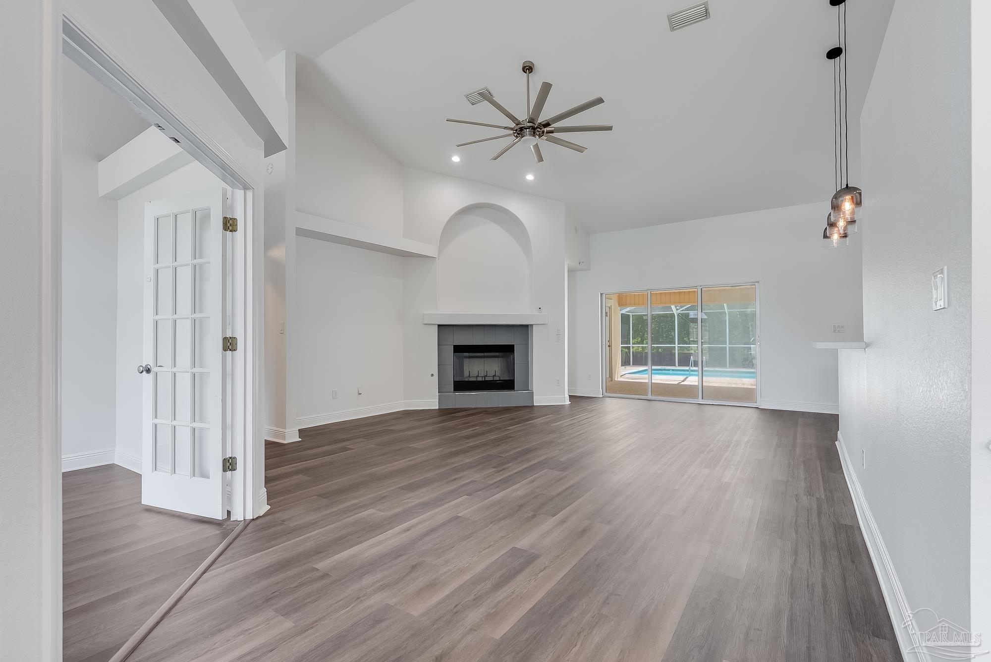 4121 Bamboo Dr