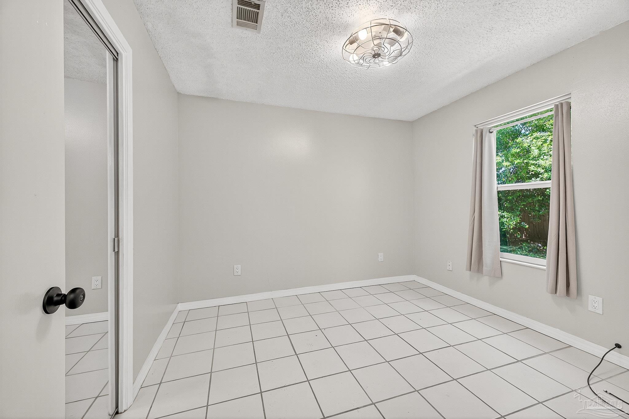 3208 Redwood Ln # 114 Unit: G-114