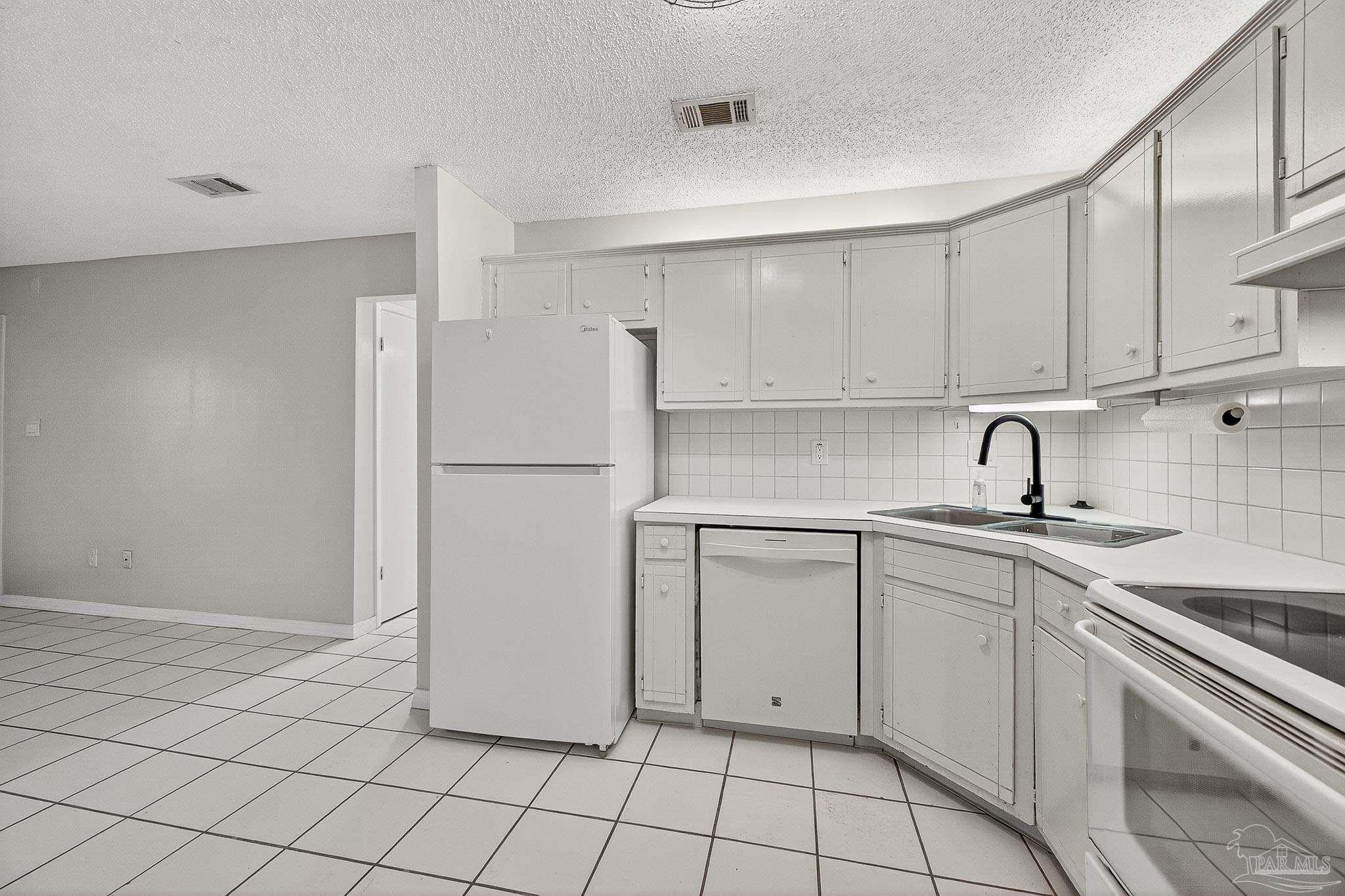 3208 Redwood Ln # 114 Unit: G-114