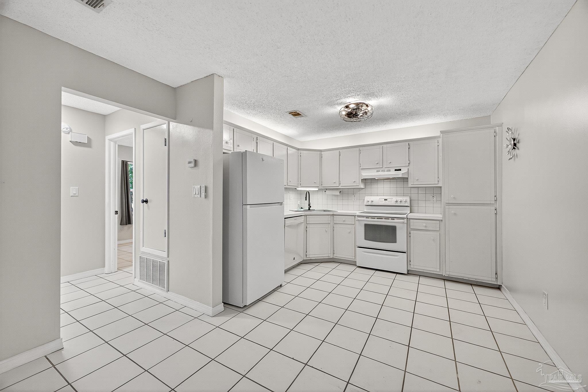 3208 Redwood Ln # 114 Unit: G-114