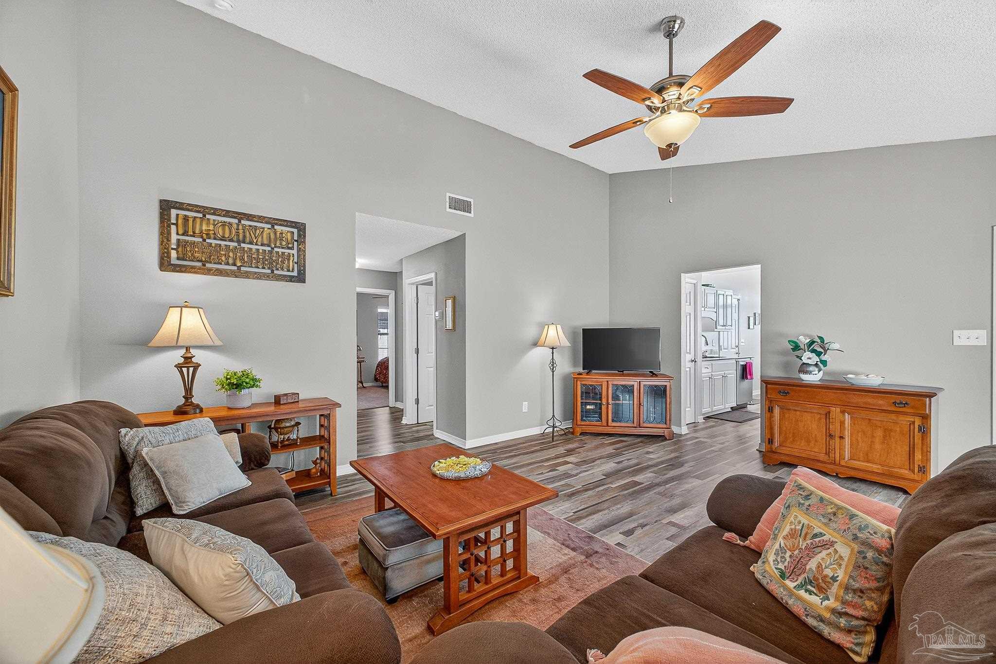 5127 Cocoa Dr