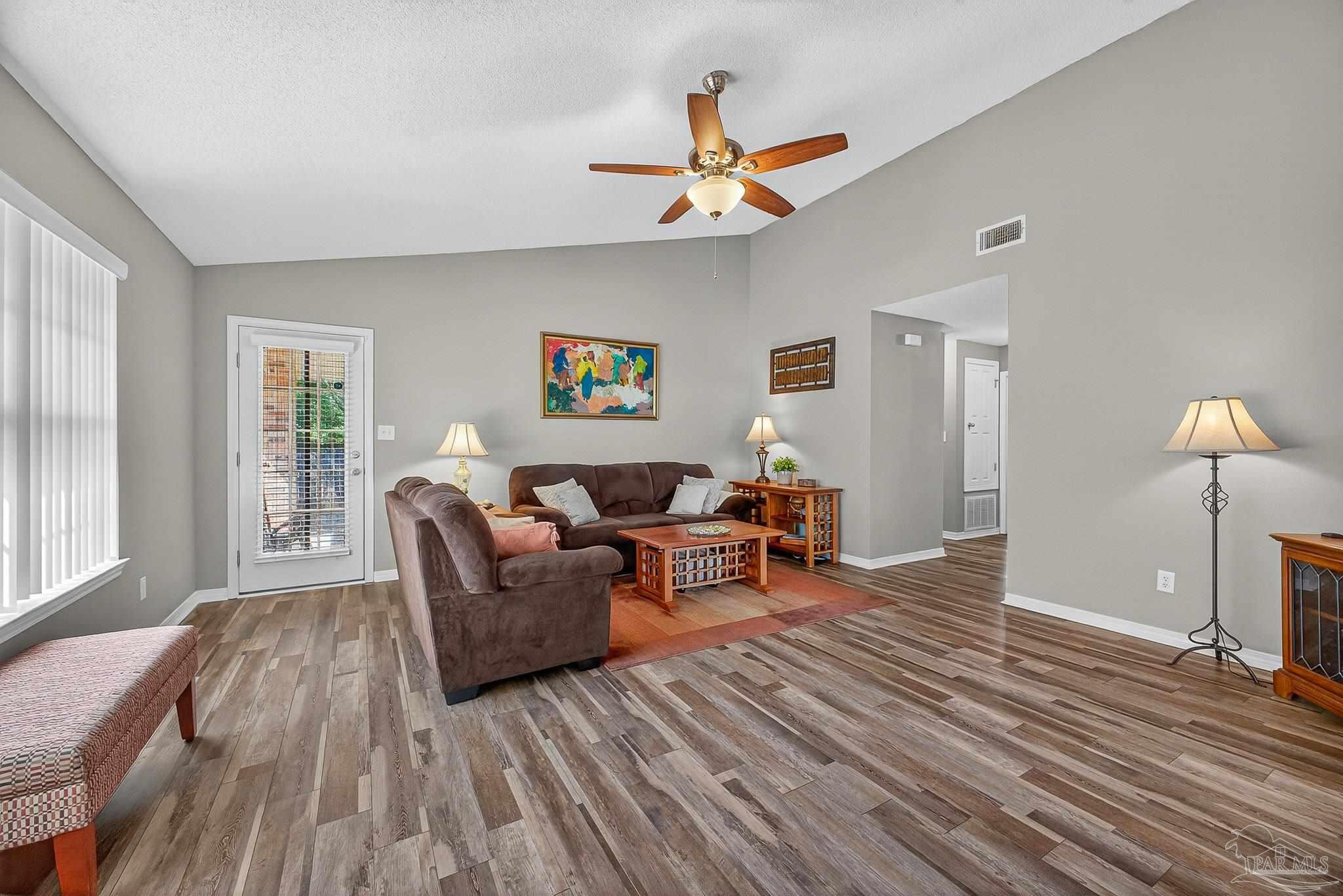 5127 Cocoa Dr