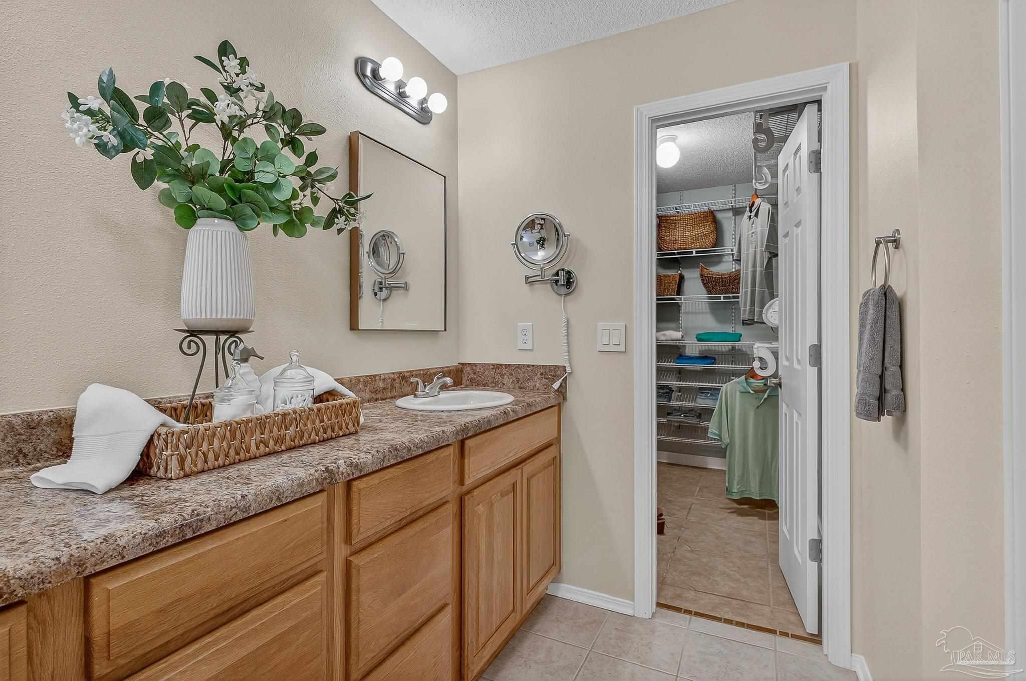 26 Bartlett Cir