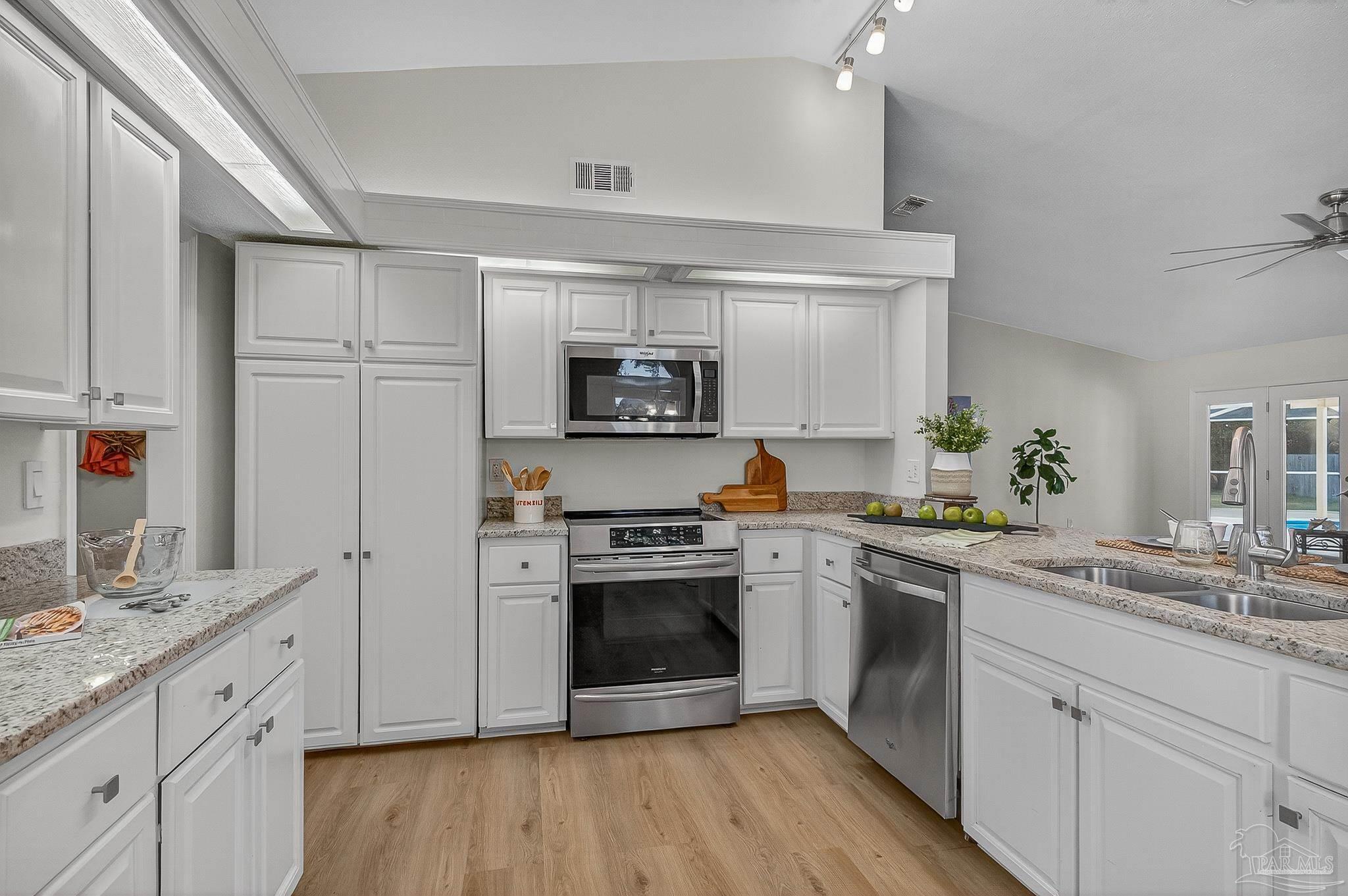 26 Bartlett Cir