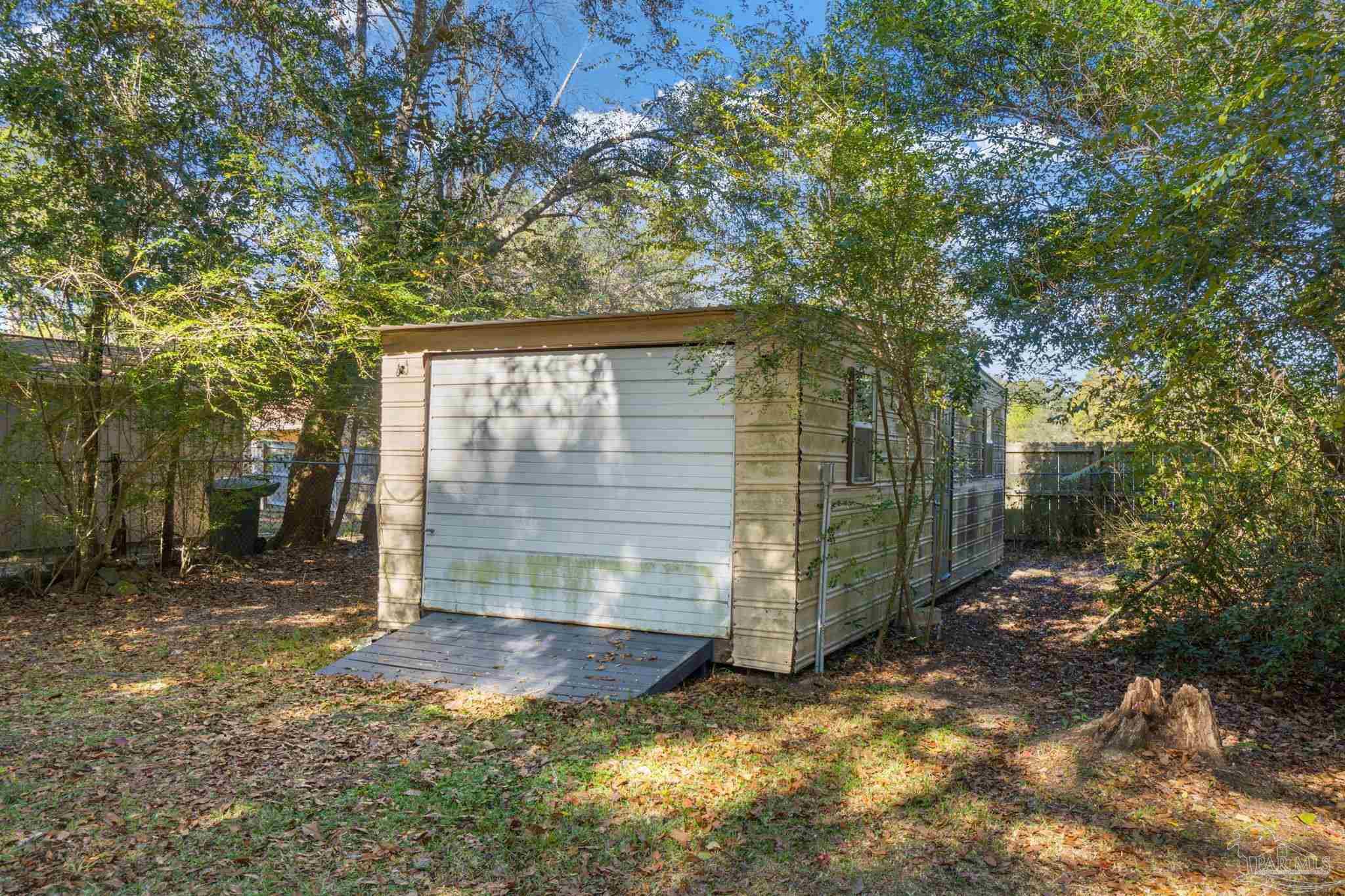 1841 Hollyhill Rd
