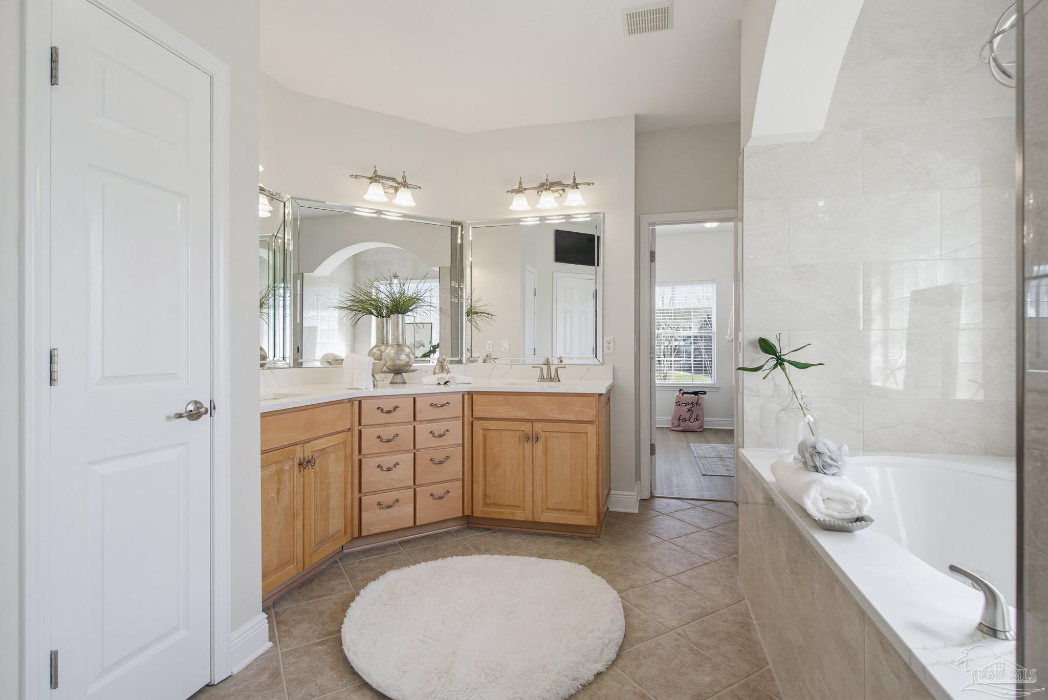 5642 Highland Lake Dr