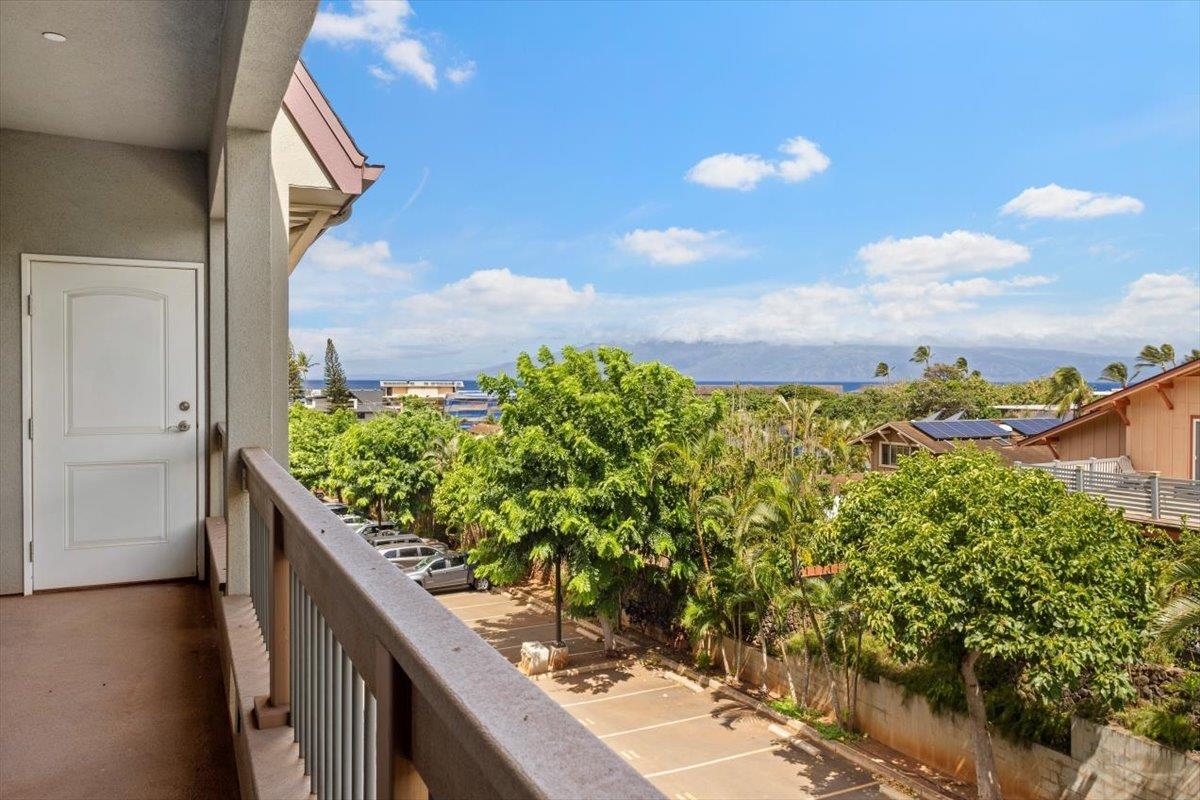 3710 LOWER HONOAPIILANI Rd Unit: F22