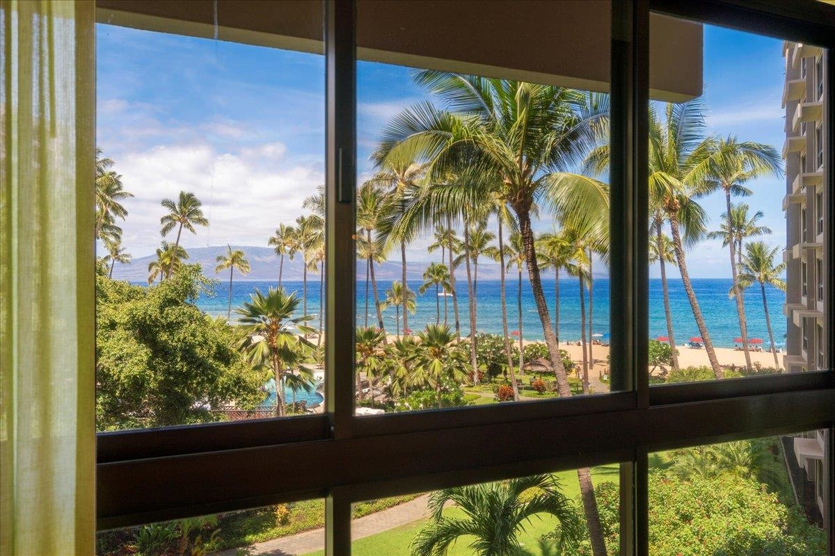50 Nohea Kai Dr Unit: 2-401