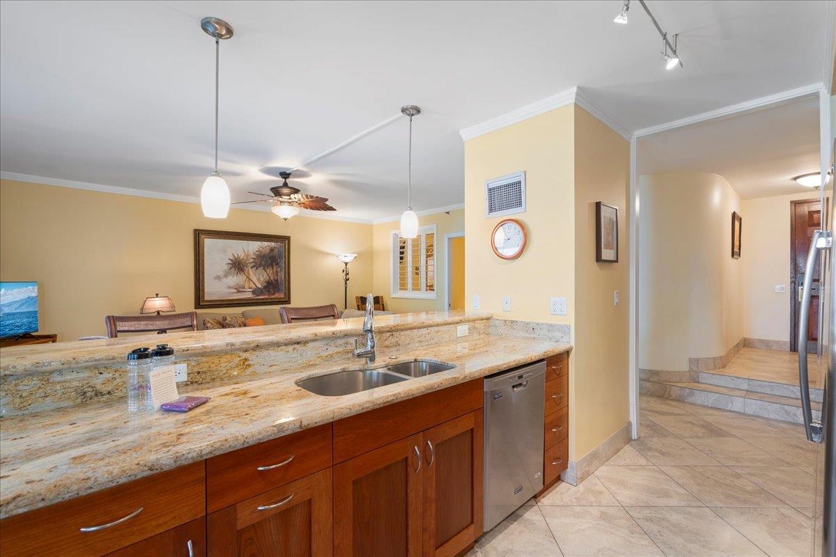 50 Nohea Kai Dr Unit: 2-401