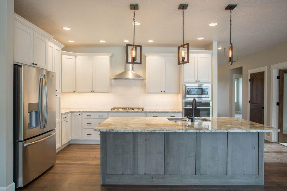 985 Anglers Bend Way