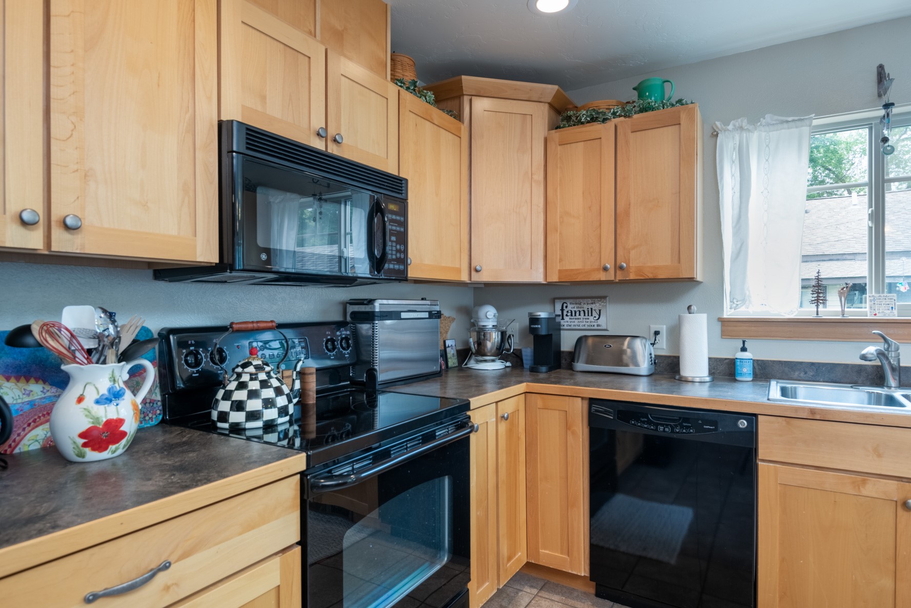 803 Schilling Street B