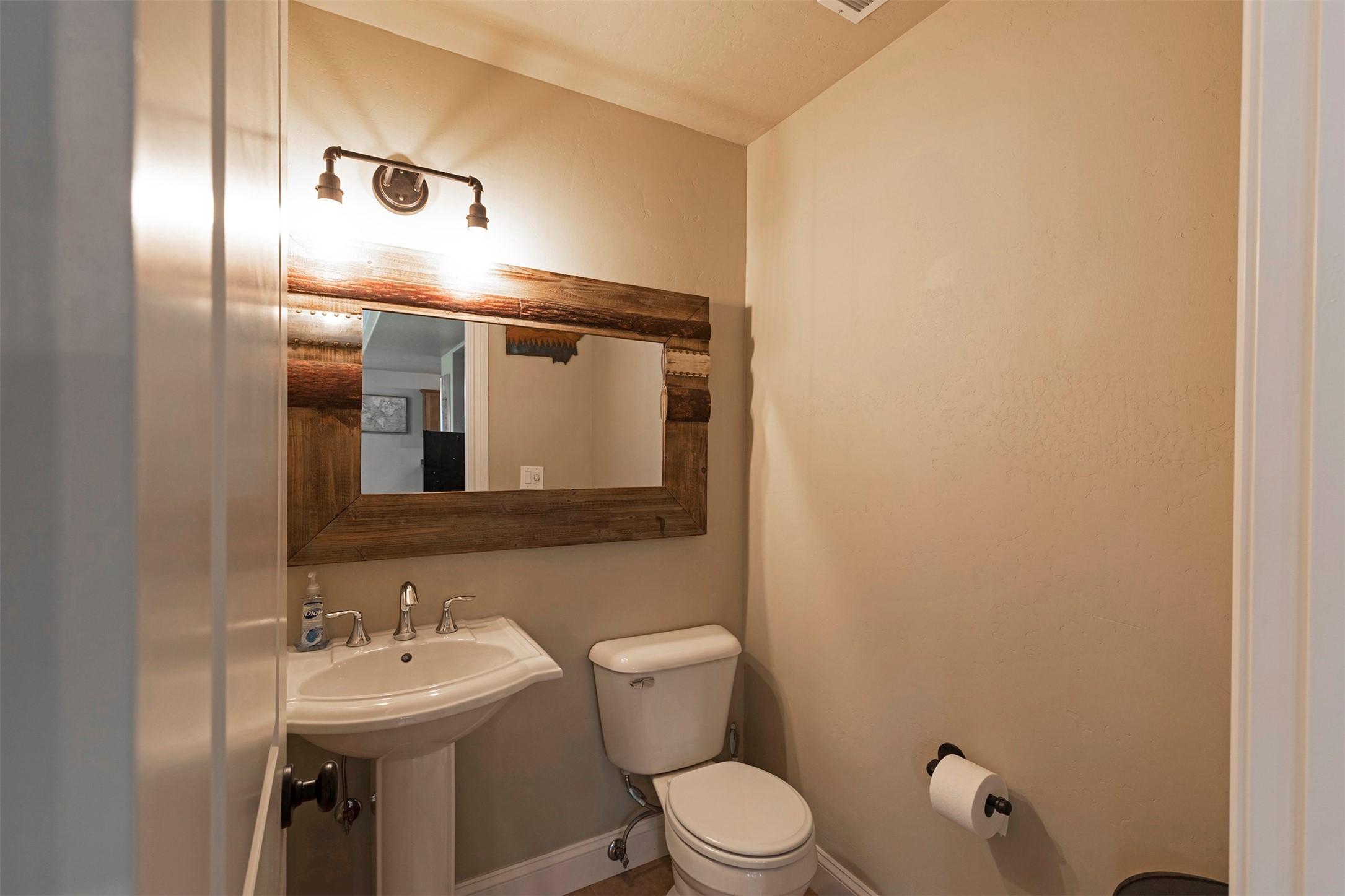 810 Schilling Street B