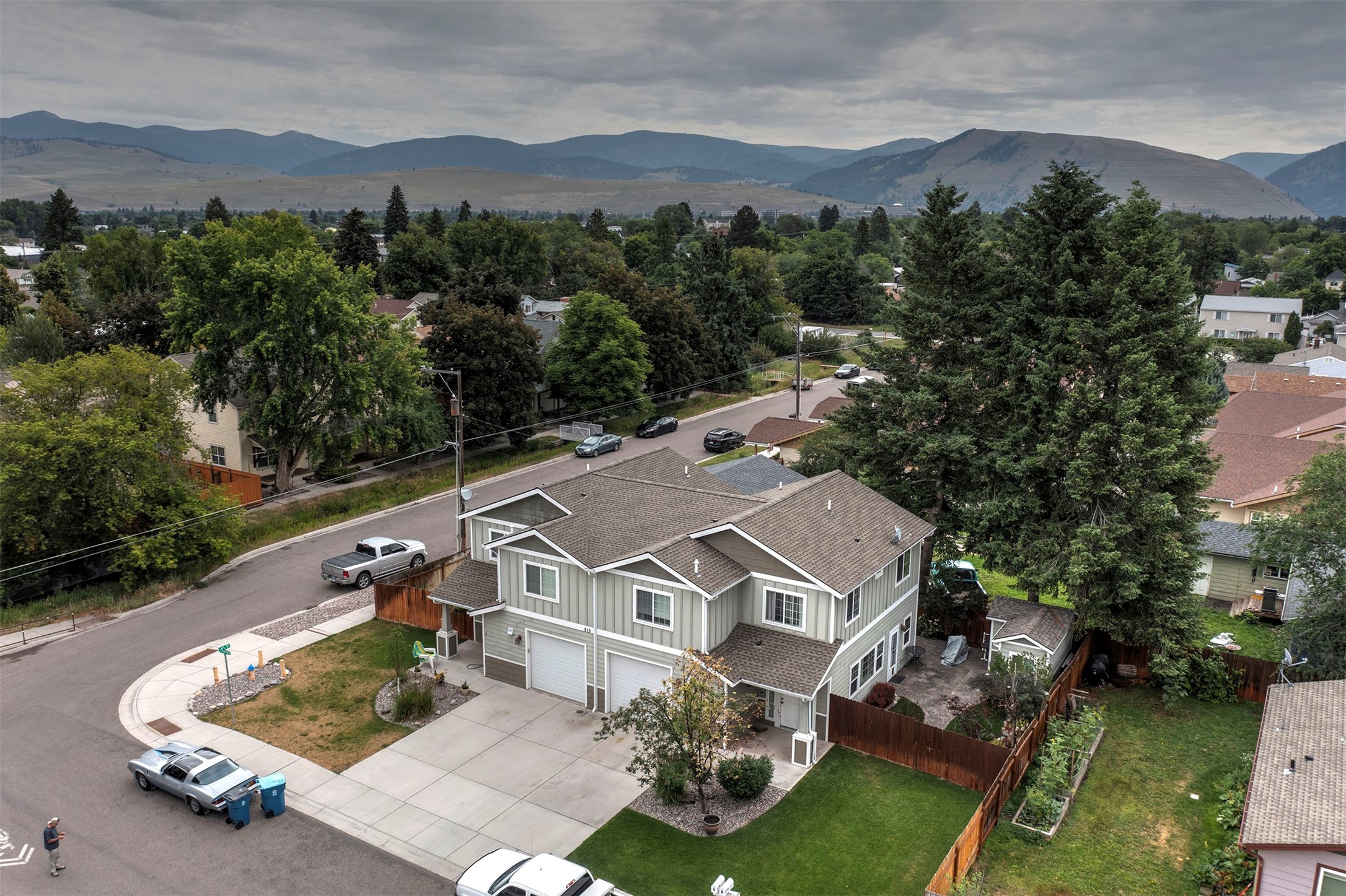 810 Schilling Street B