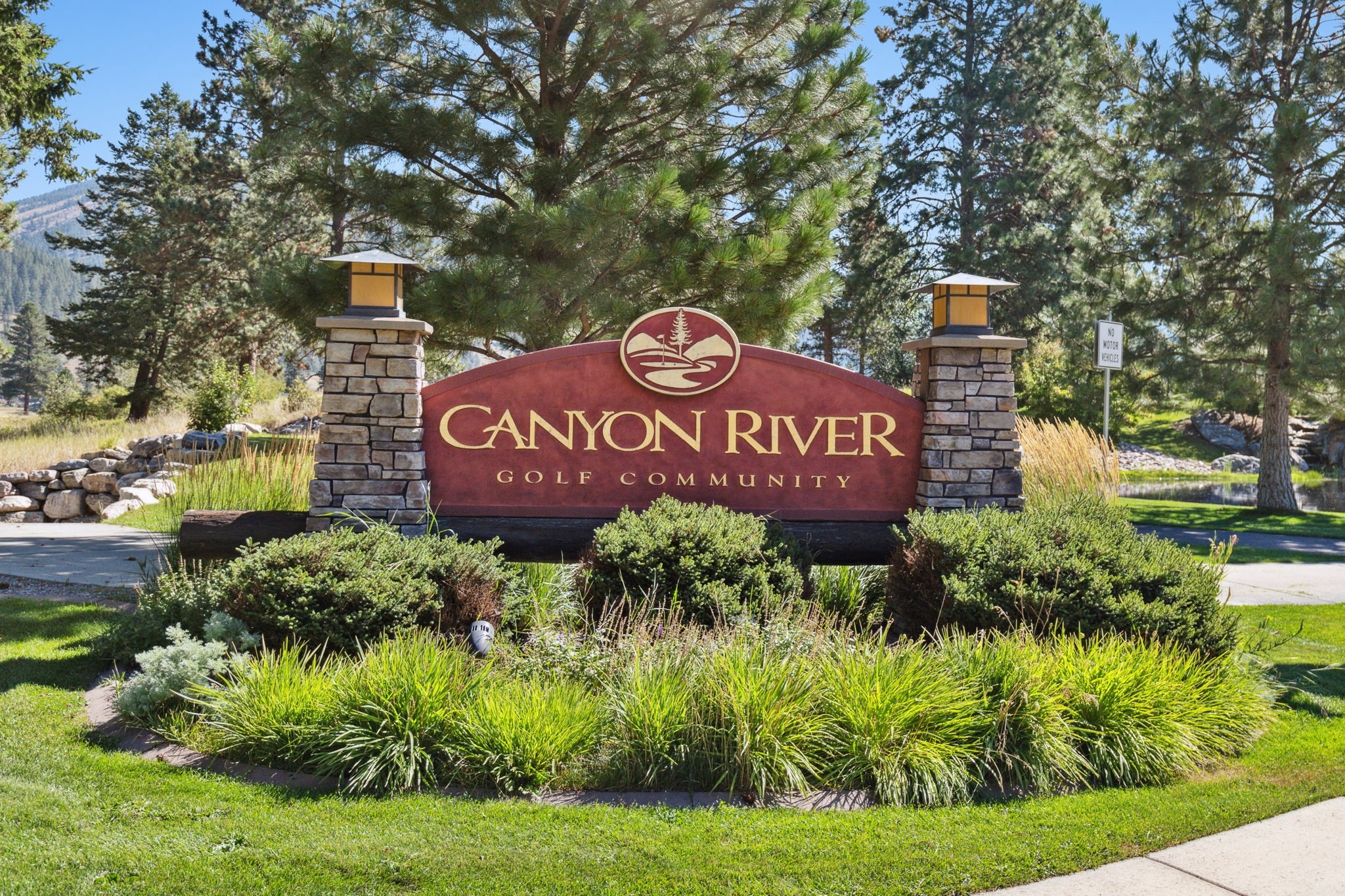 979 Anglers Bend Way