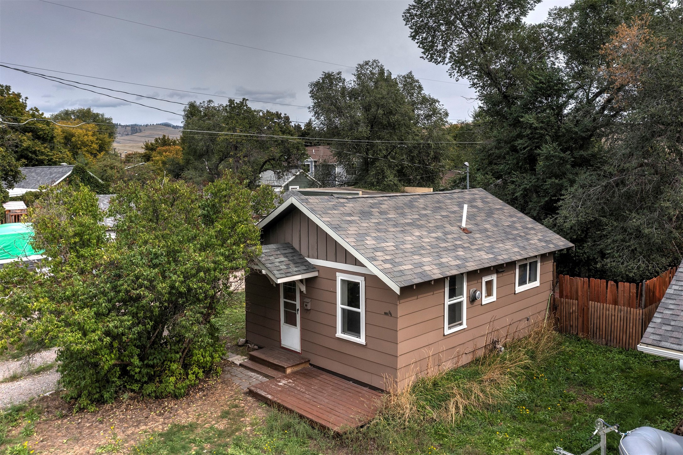 1538 1/2 Howell Street