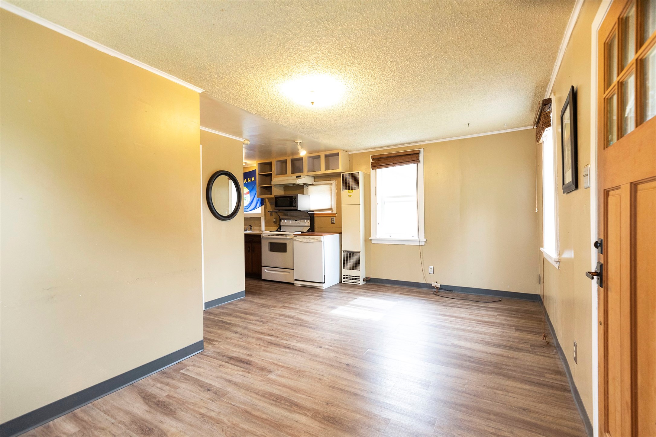 1538 1/2 Howell Street