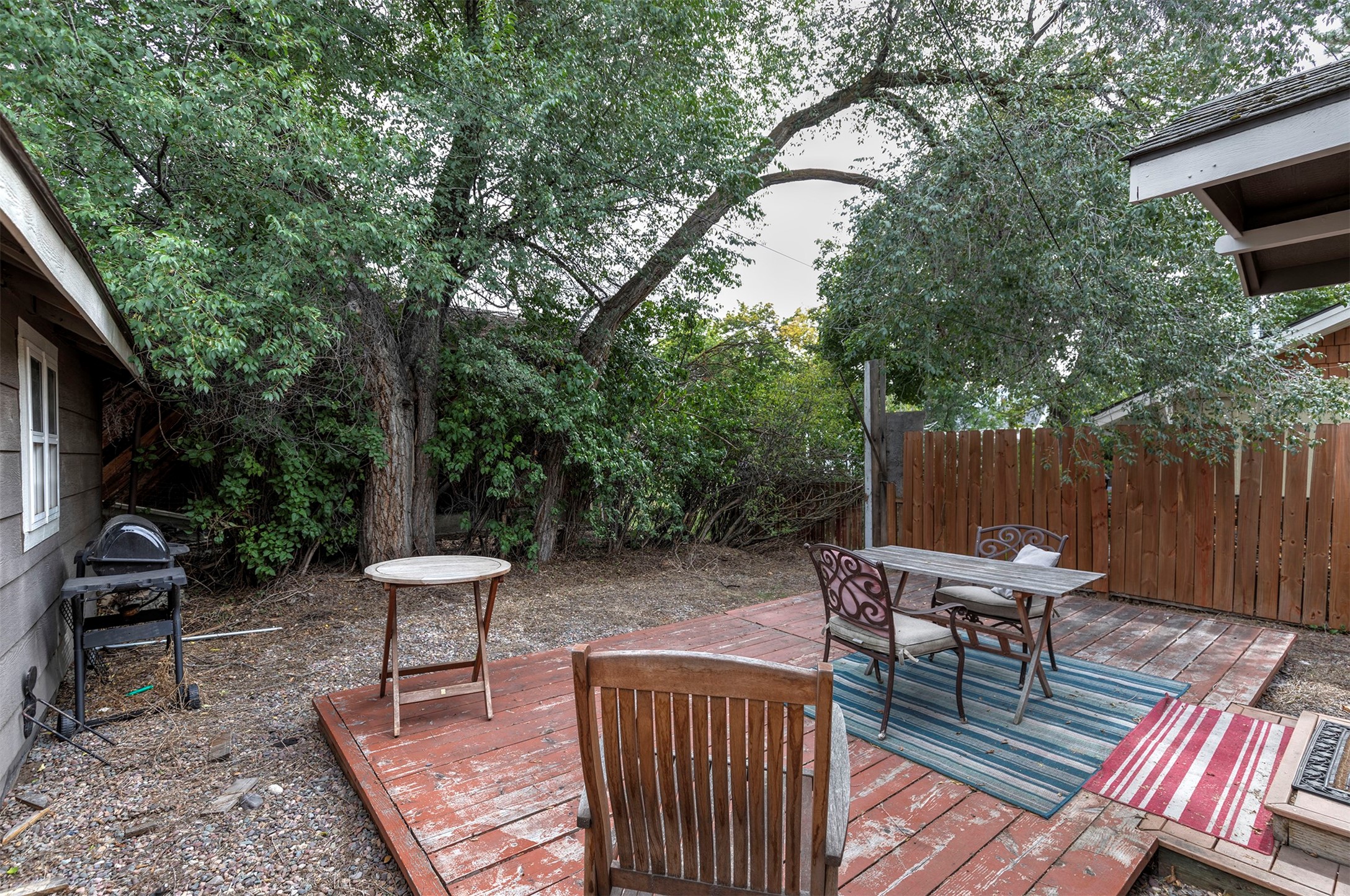 1538 1/2 Howell Street