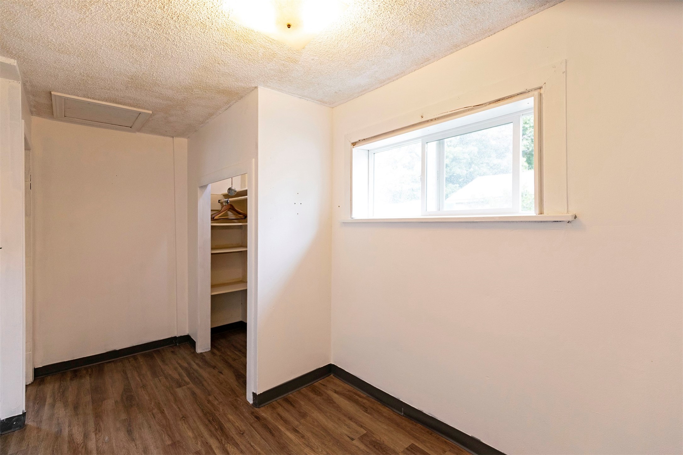 1538 1/2 Howell Street